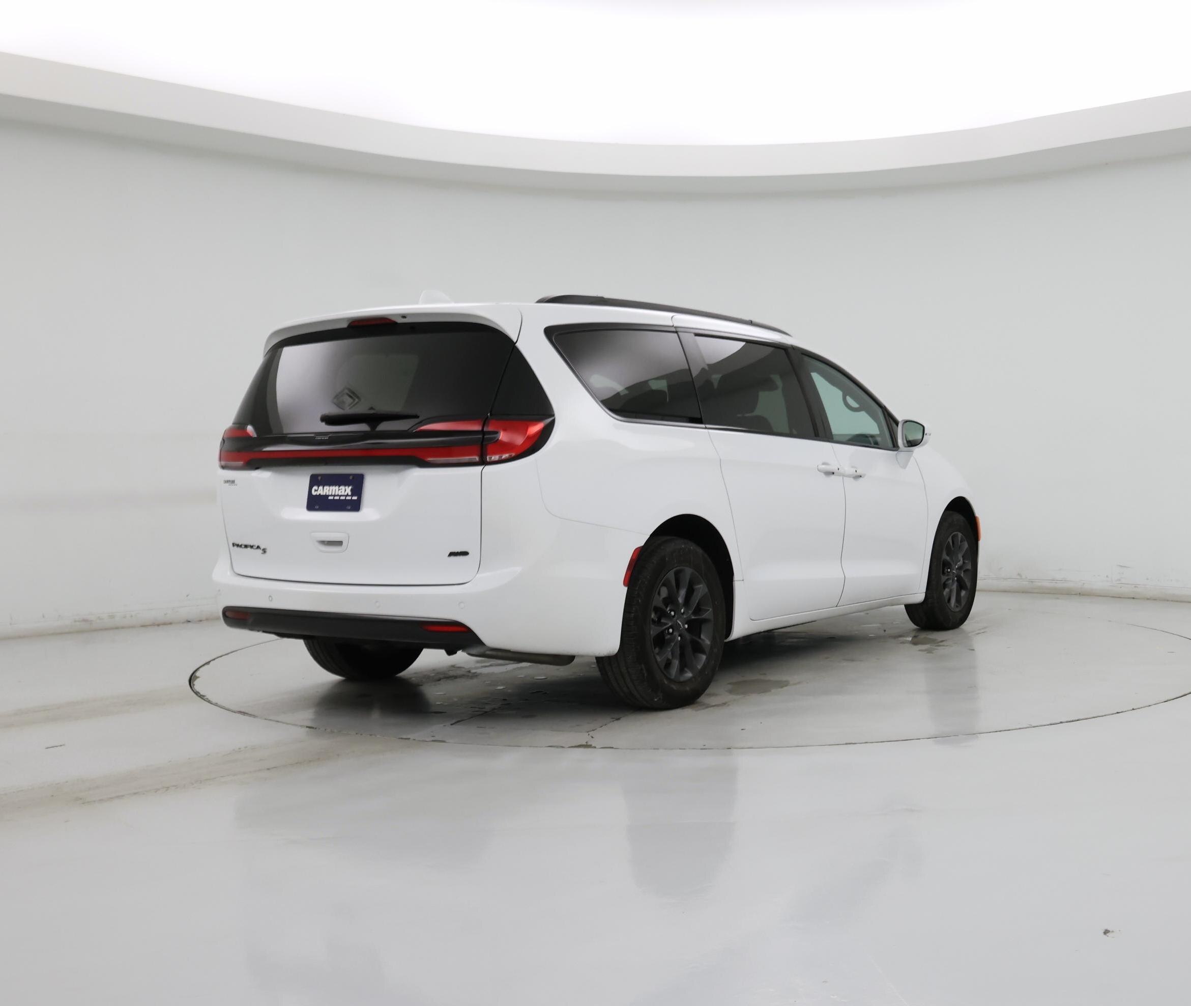 Thumbnail: 2022 Chrysler Pacifica - 8