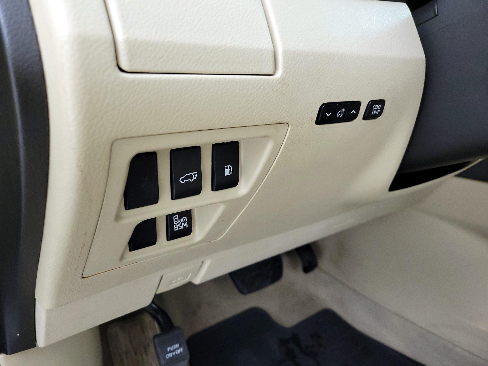 Thumbnail: 2014 Lexus RX - 13