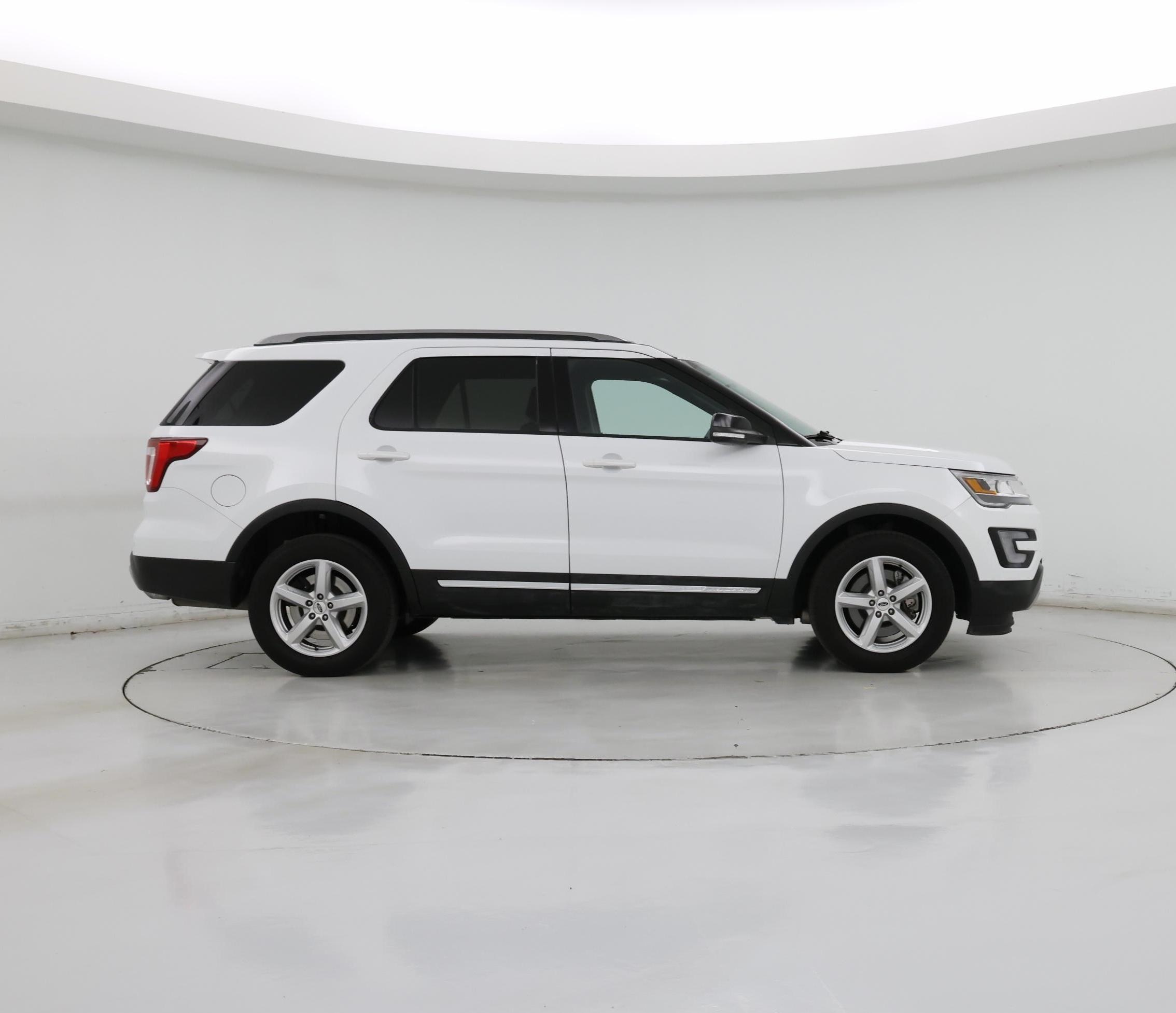 Thumbnail: 2017 Ford Explorer - 7