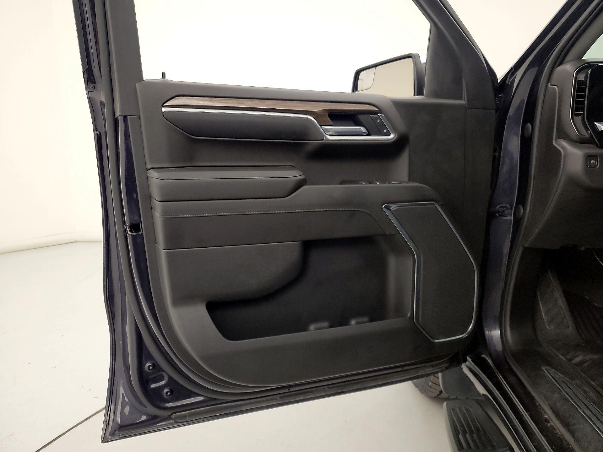 Thumbnail: 2022 Chevrolet Silverado 1500 - 10