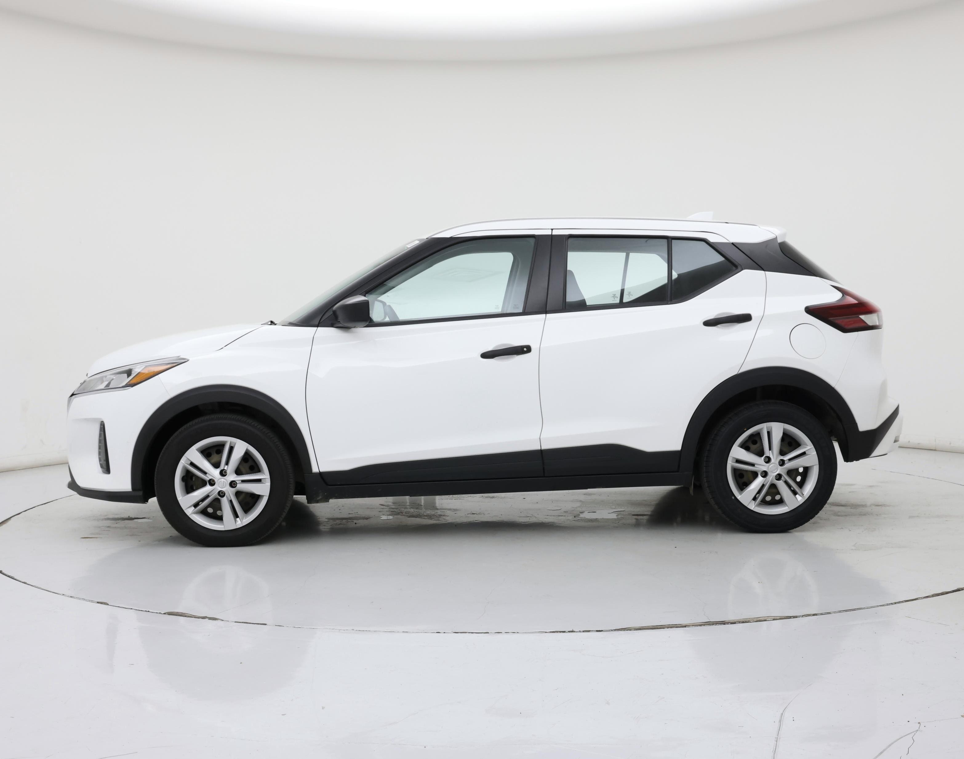 Thumbnail: 2023 Nissan Kicks - 3