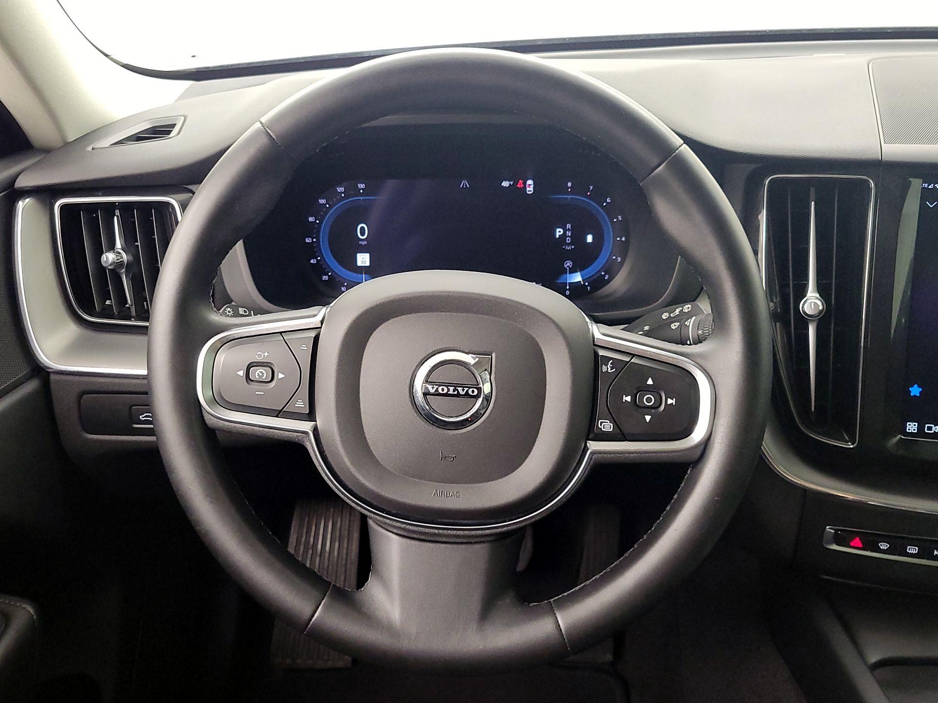 Thumbnail: 2023 Volvo XC60 - 10