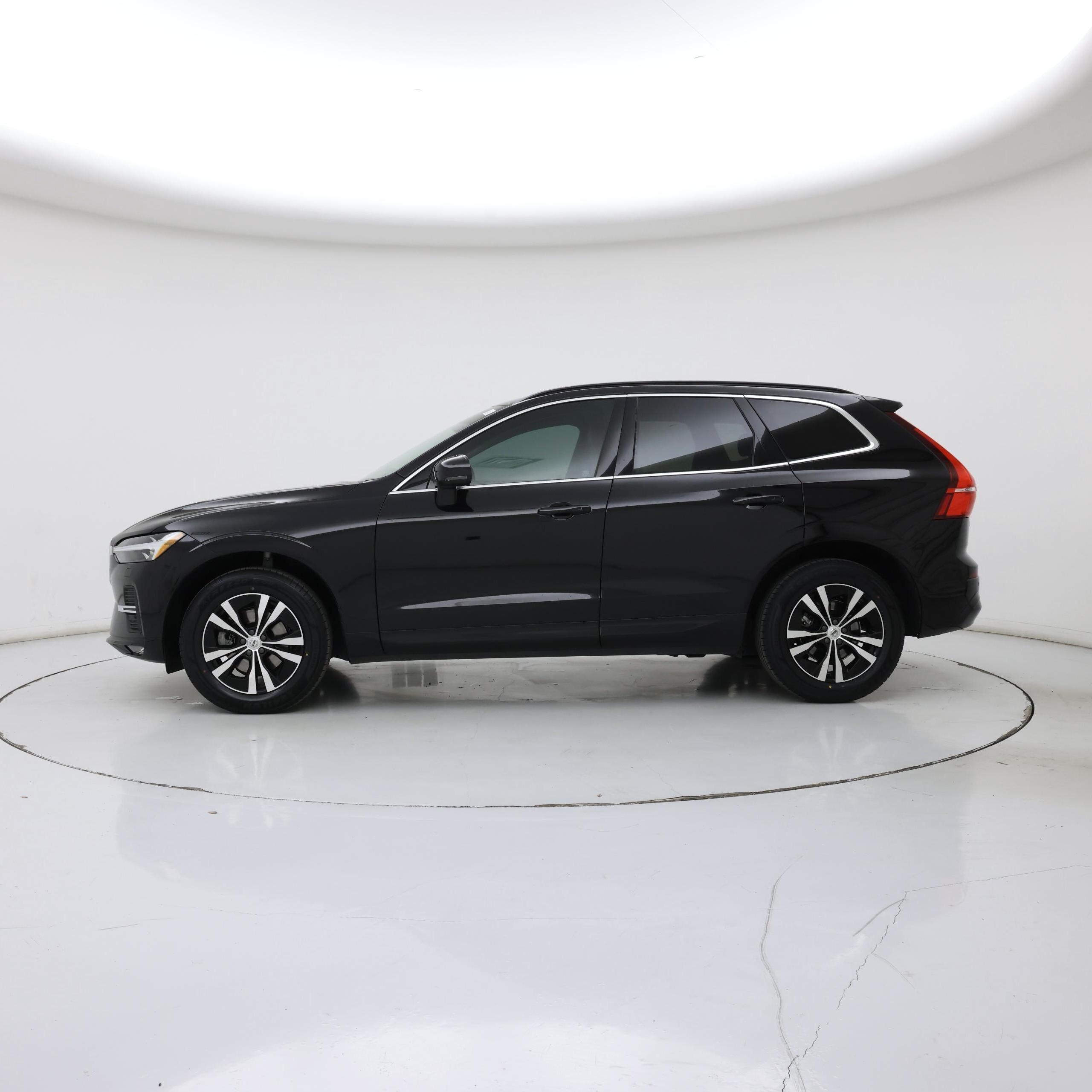 Thumbnail: 2023 Volvo XC60 - 3