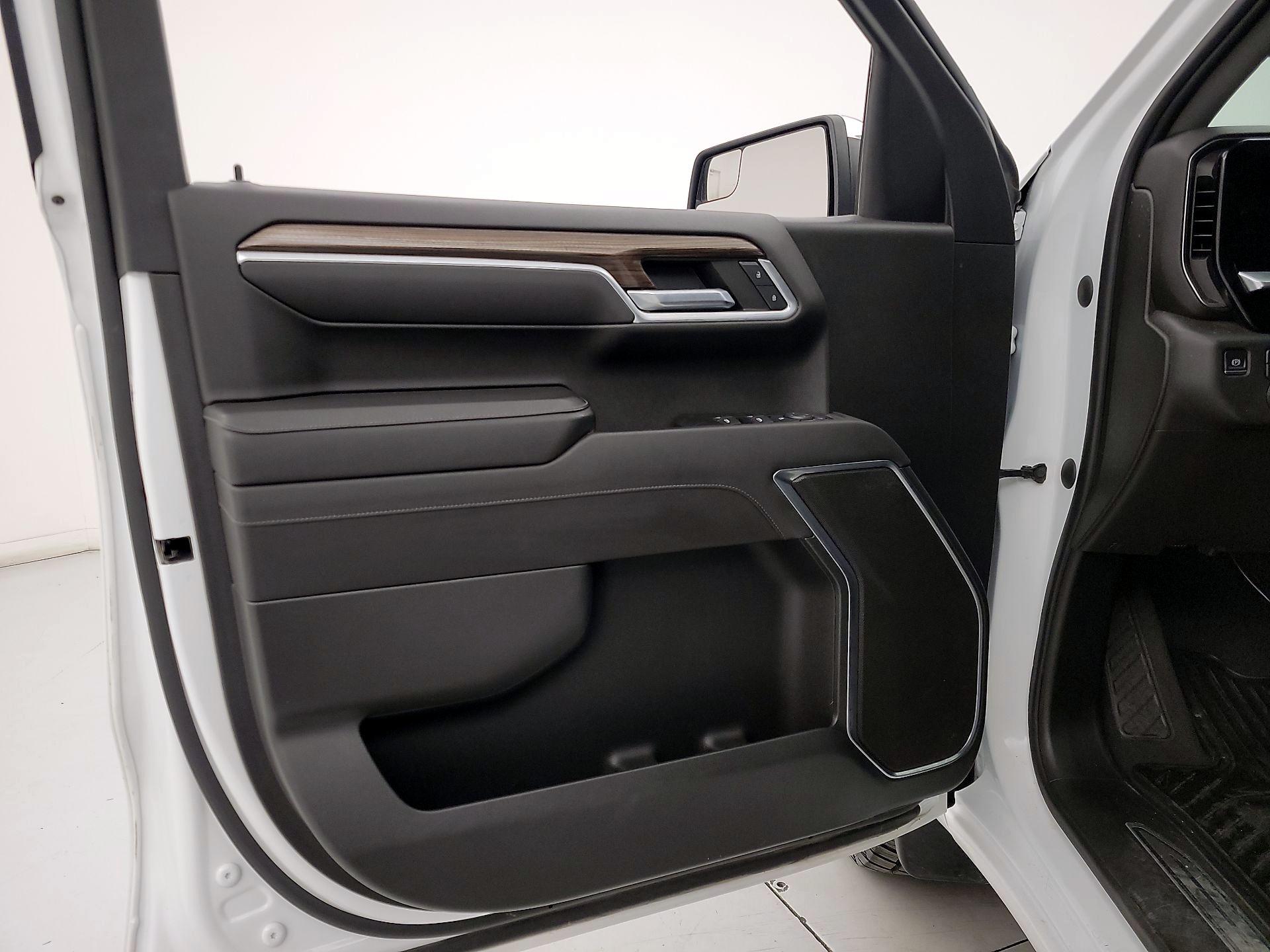 Thumbnail: 2022 Chevrolet Silverado 1500 - 10