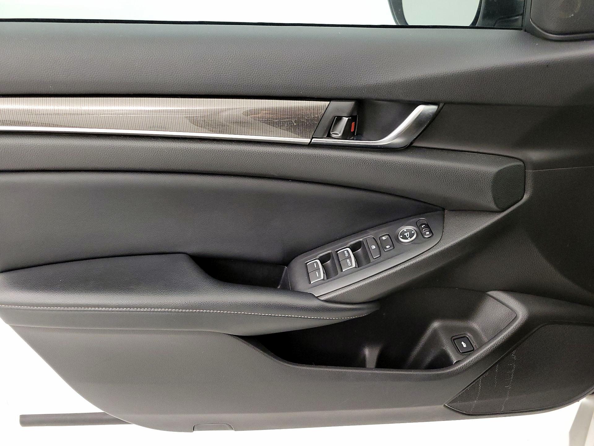 Thumbnail: 2018 Honda Accord - 12