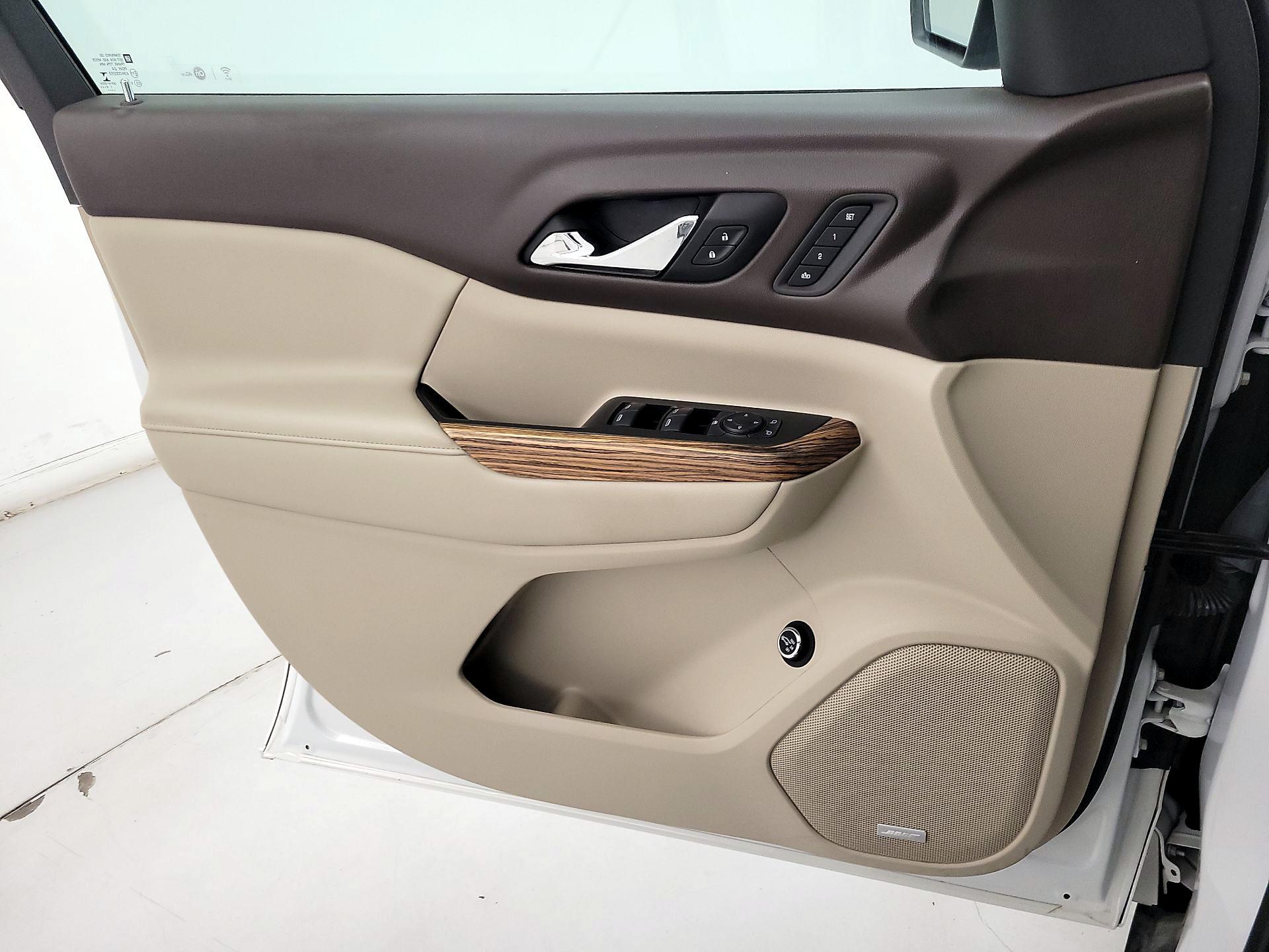 Thumbnail: 2017 GMC Acadia - 12