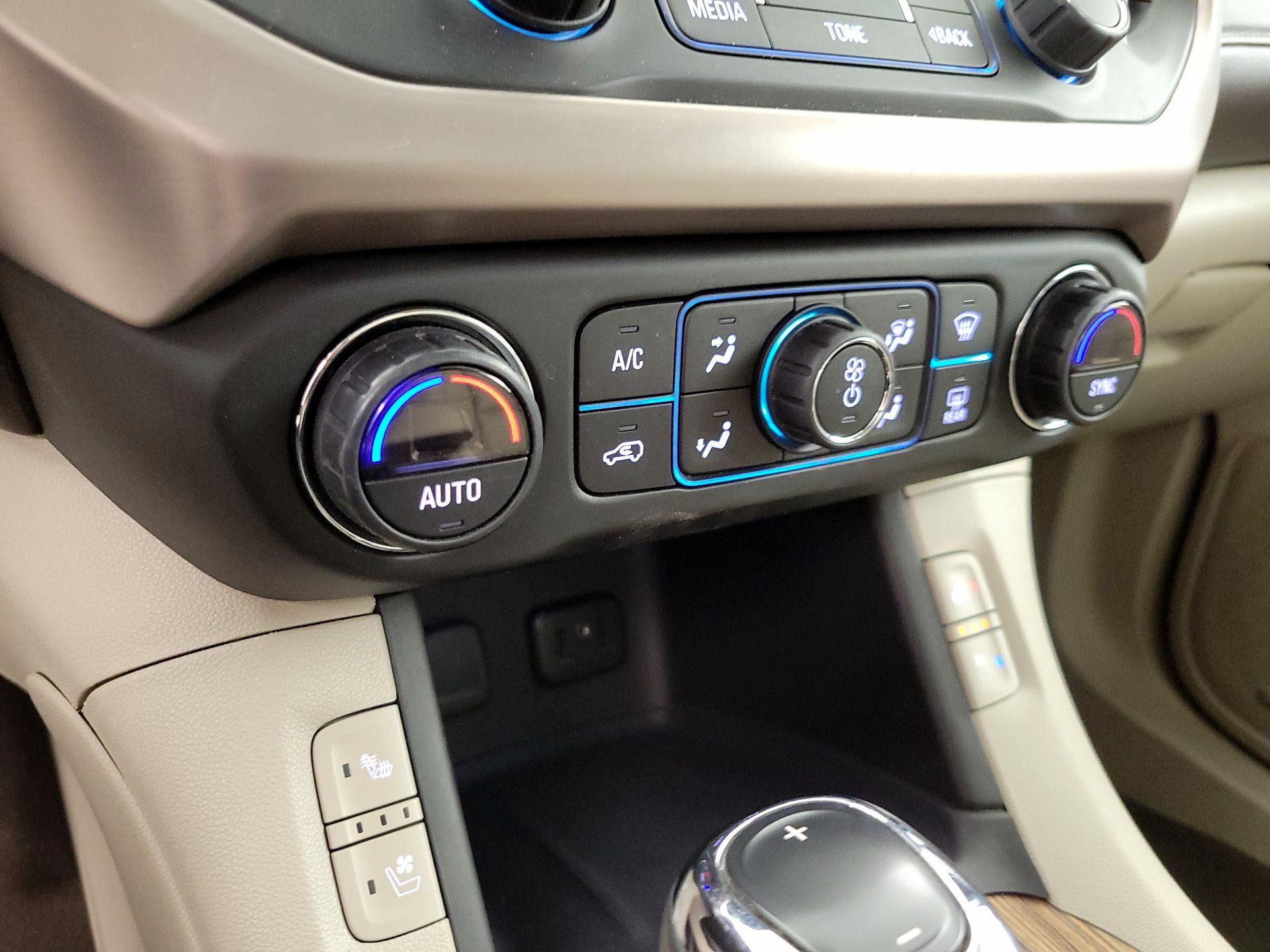 Thumbnail: 2017 GMC Acadia - 17