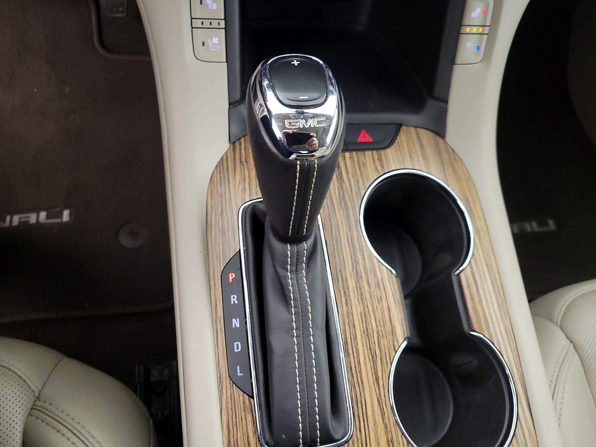 Thumbnail: 2017 GMC Acadia - 18