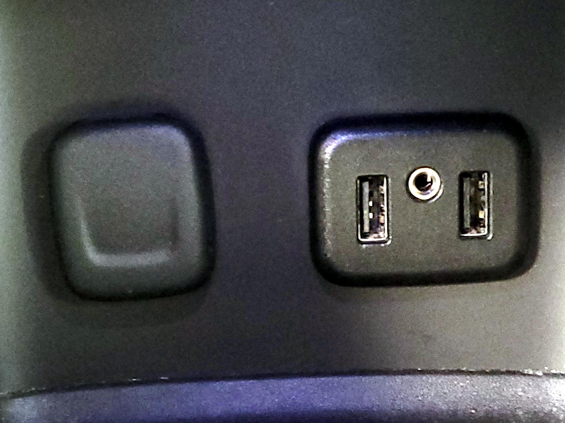 Thumbnail: 2017 GMC Acadia - 19