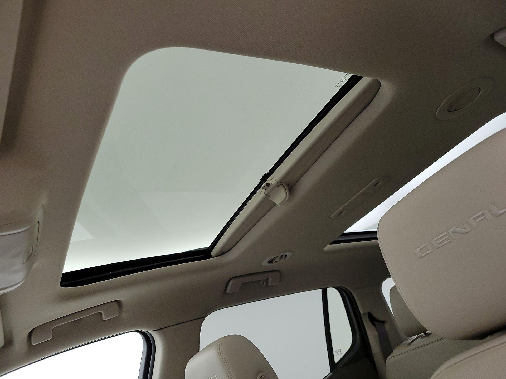 Thumbnail: 2017 GMC Acadia - 20