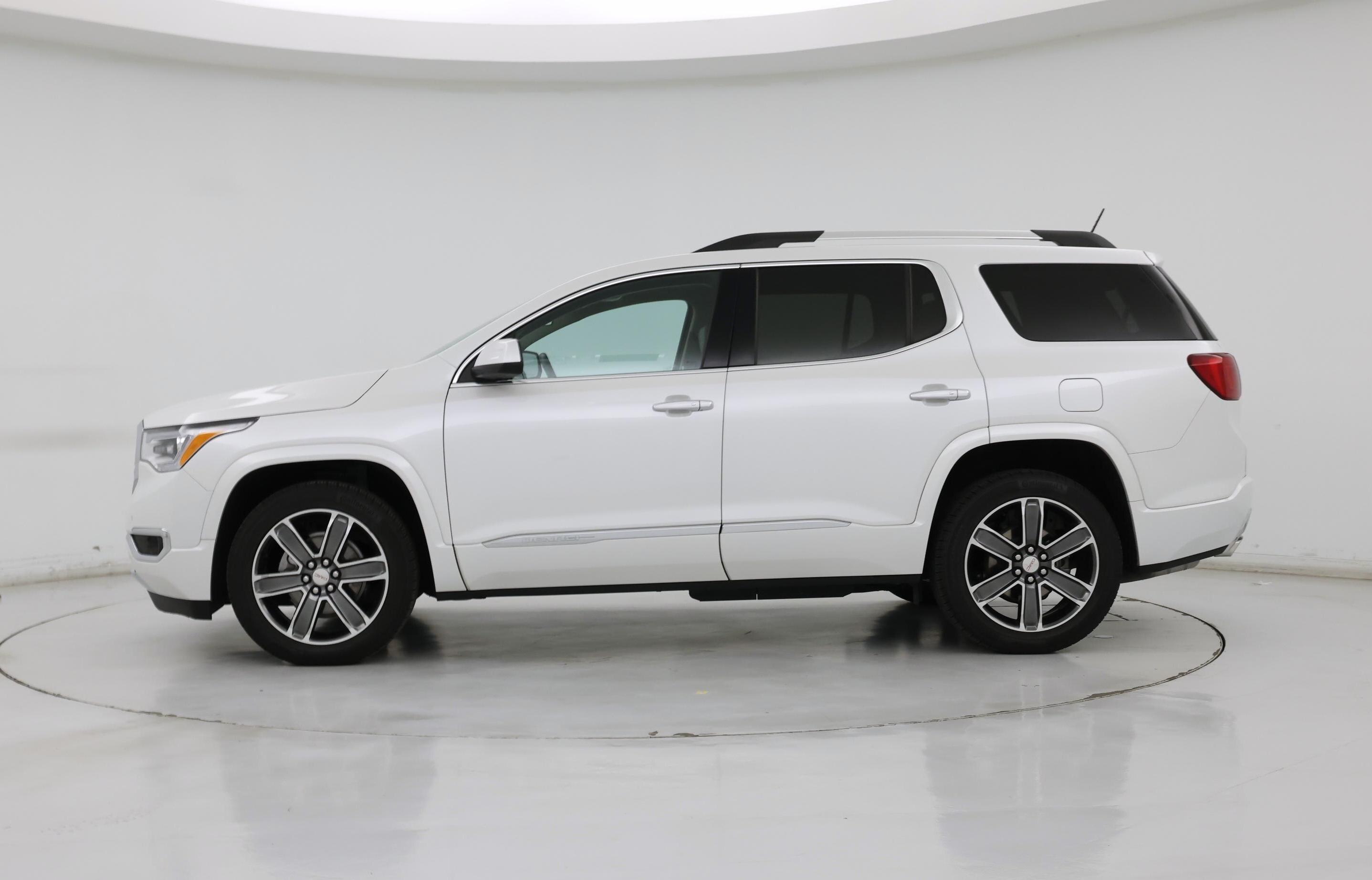 Thumbnail: 2017 GMC Acadia - 3