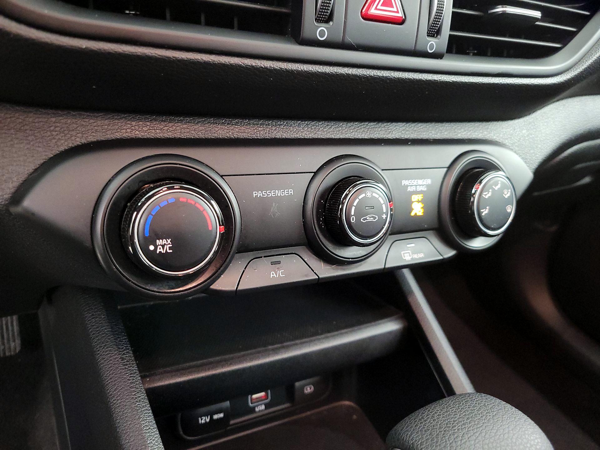 Thumbnail: 2024 Kia Forte - 16