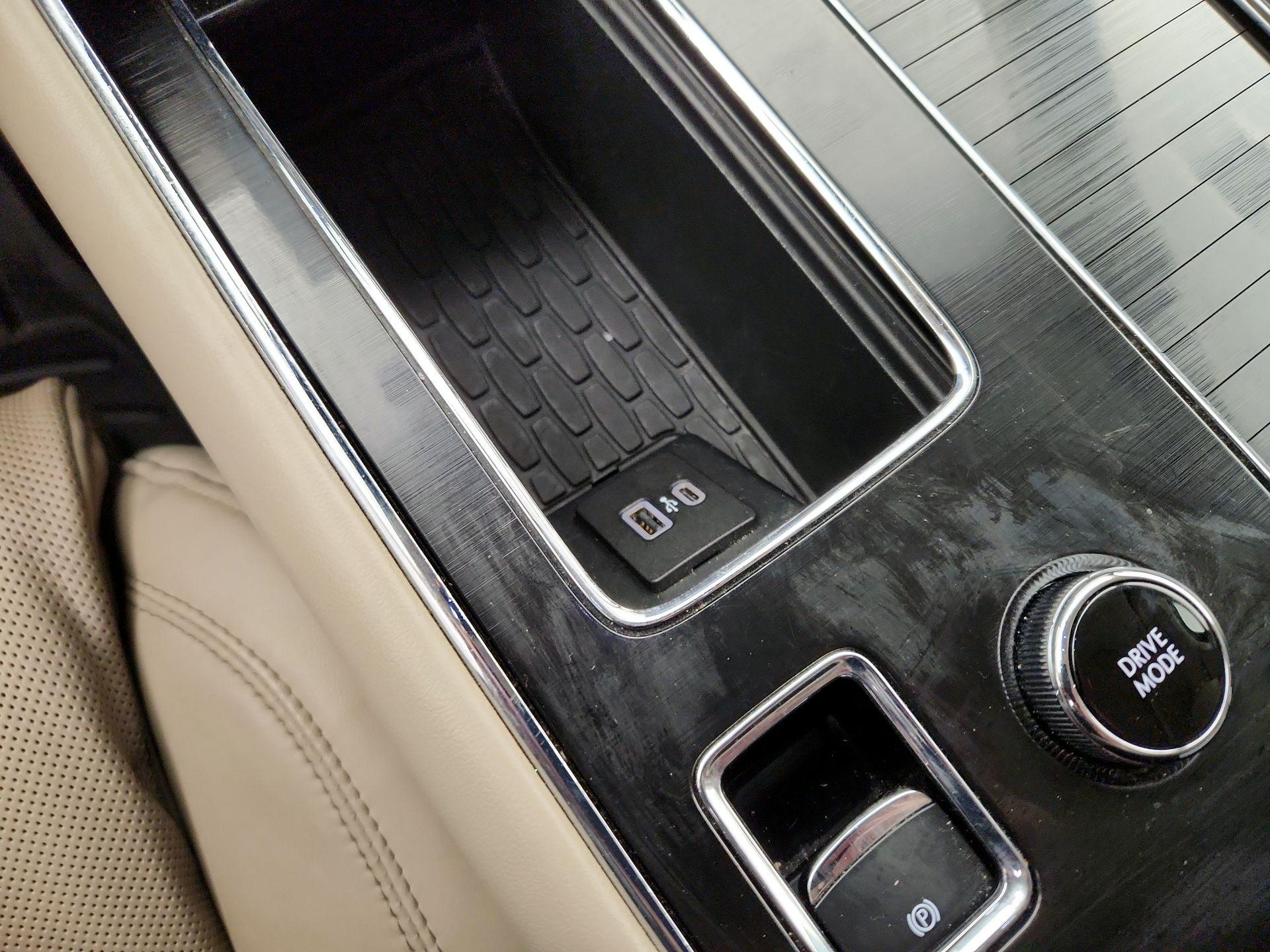 Thumbnail: 2022 Lincoln Aviator - 19