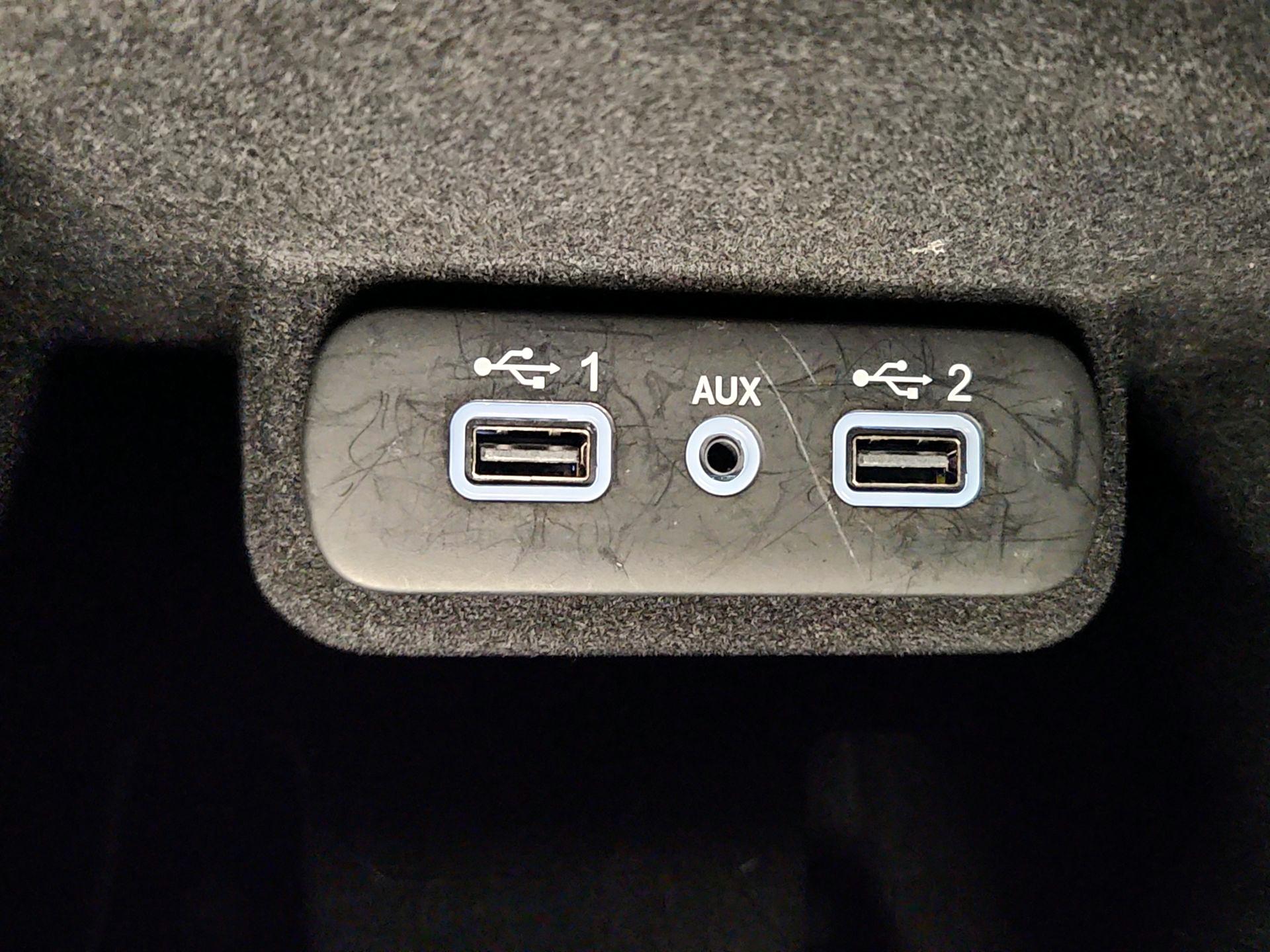 Thumbnail: 2023 Chrysler 300 - 19