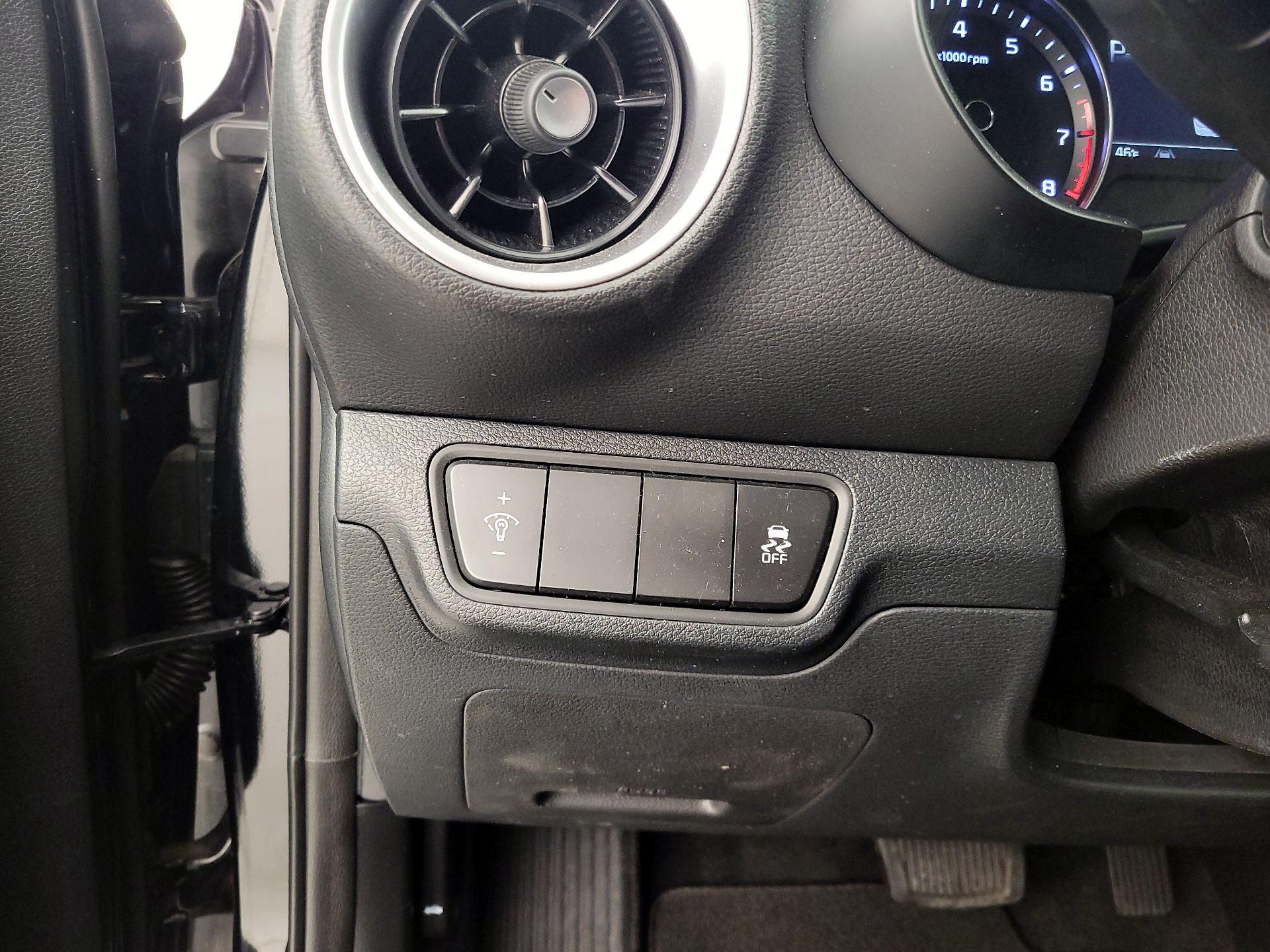 Thumbnail: 2024 Kia Forte - 13