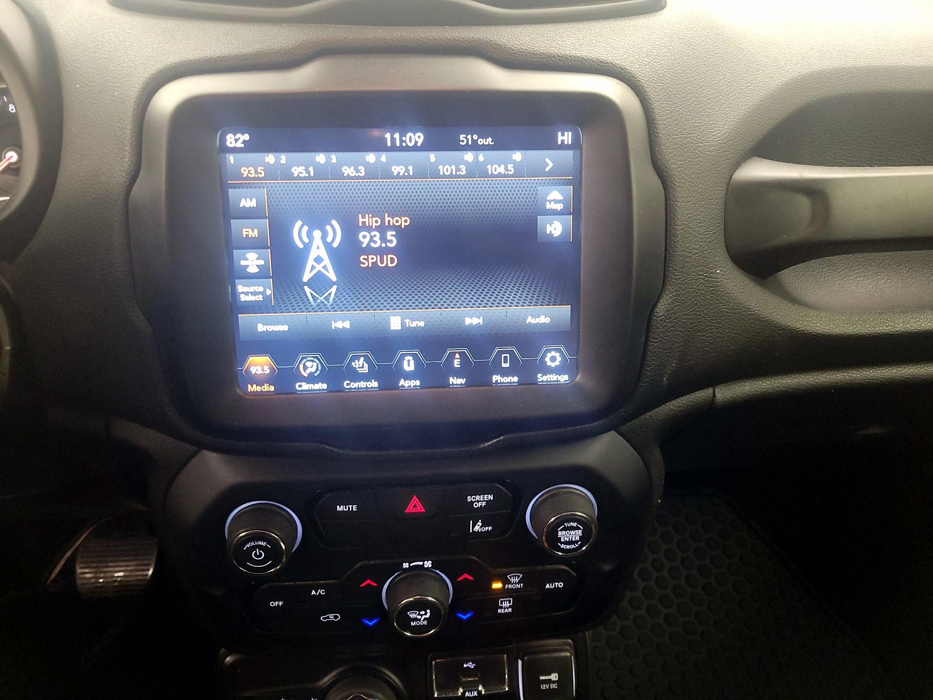 Thumbnail: 2022 Jeep Renegade - 16