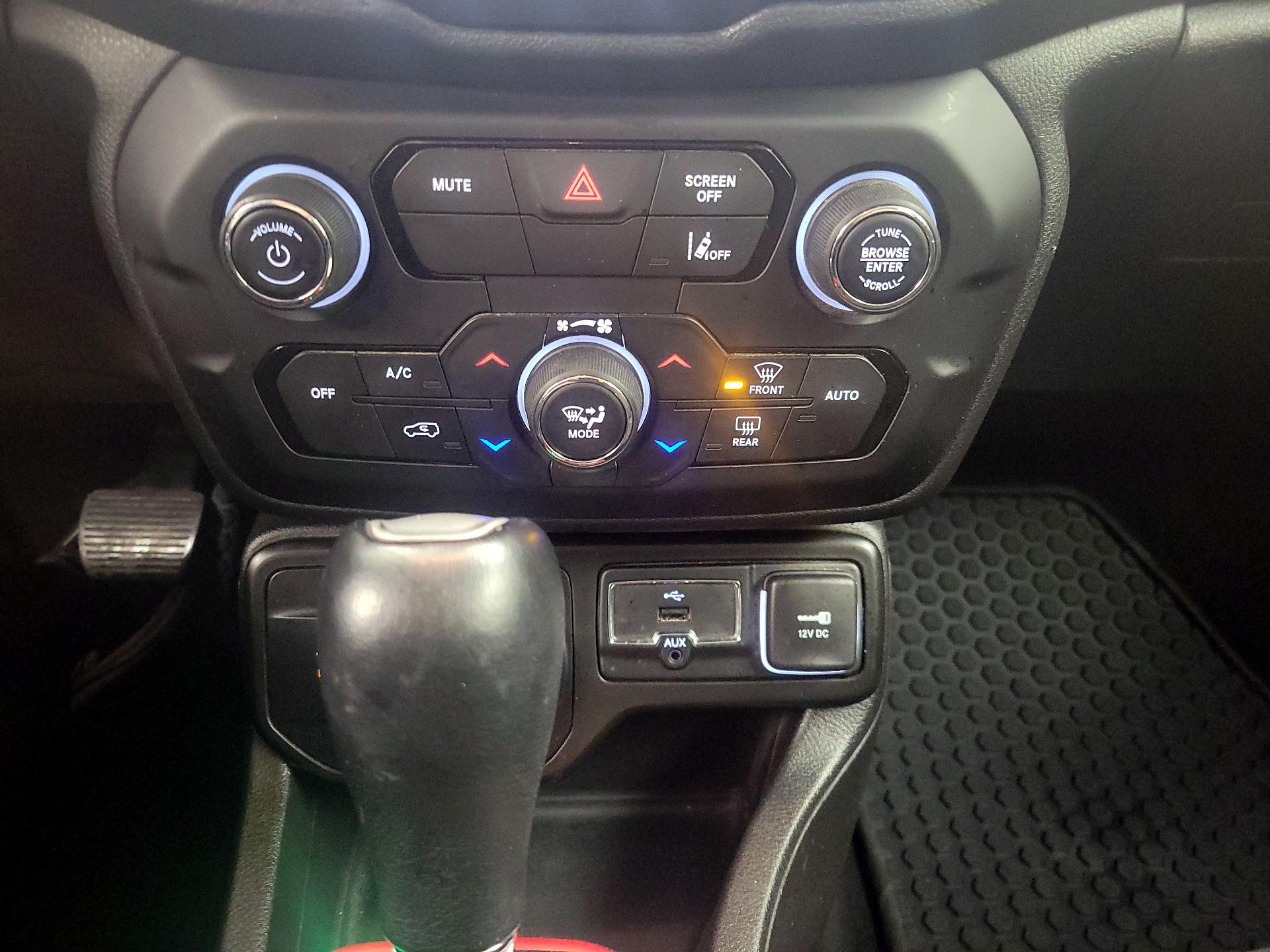 Thumbnail: 2022 Jeep Renegade - 17