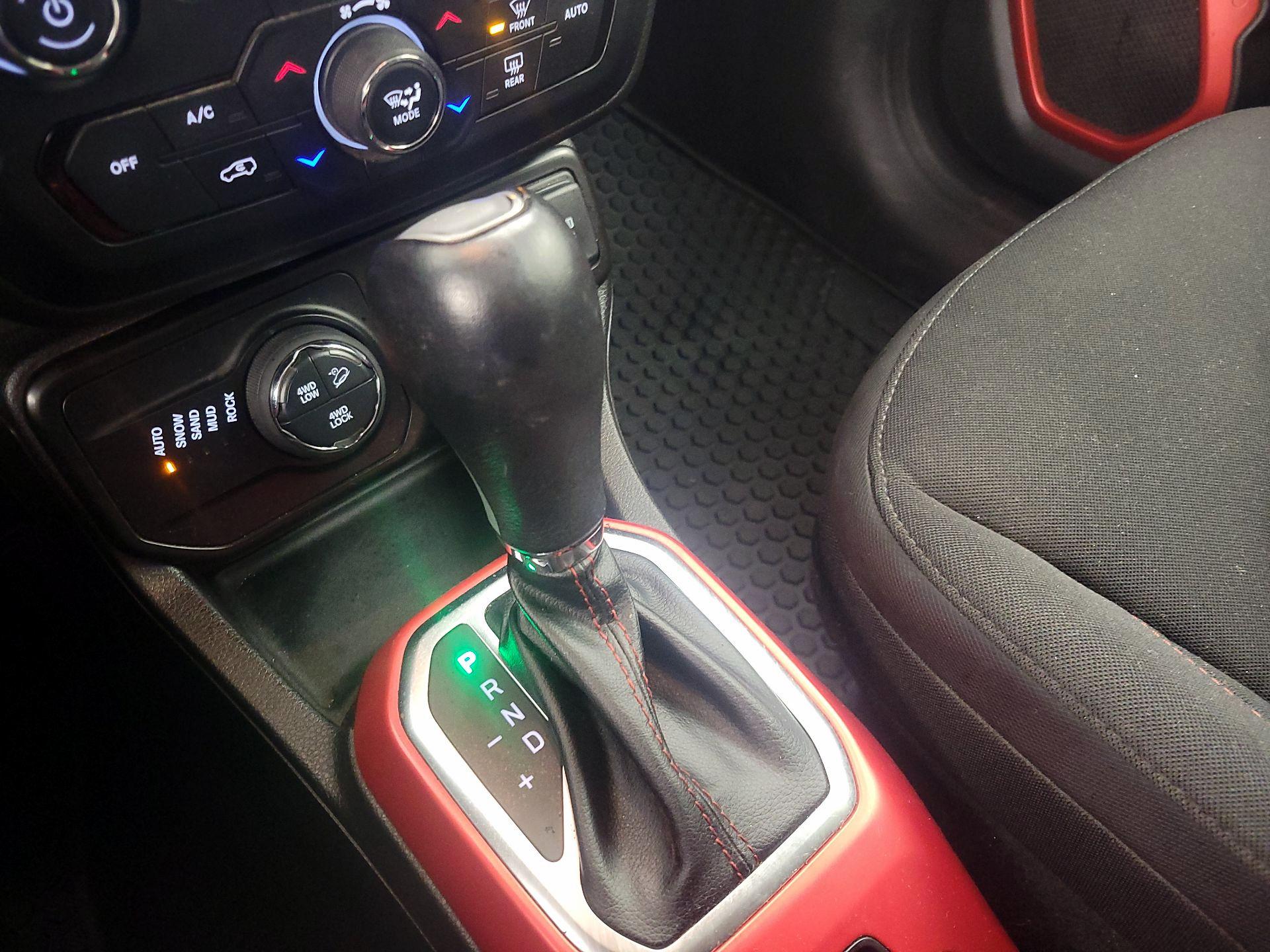 Thumbnail: 2022 Jeep Renegade - 18