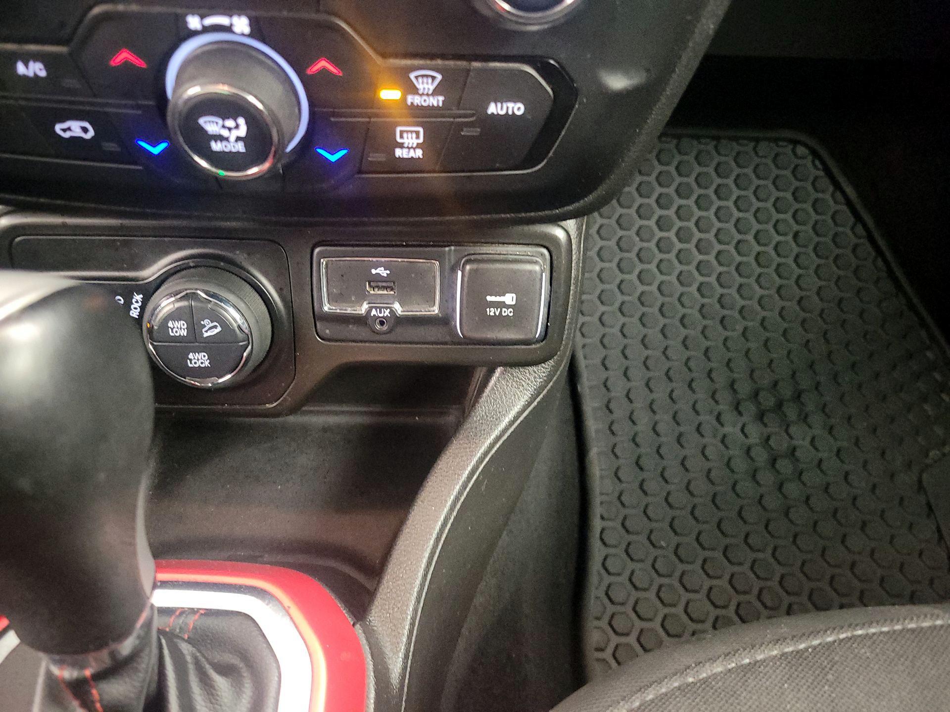 Thumbnail: 2022 Jeep Renegade - 19