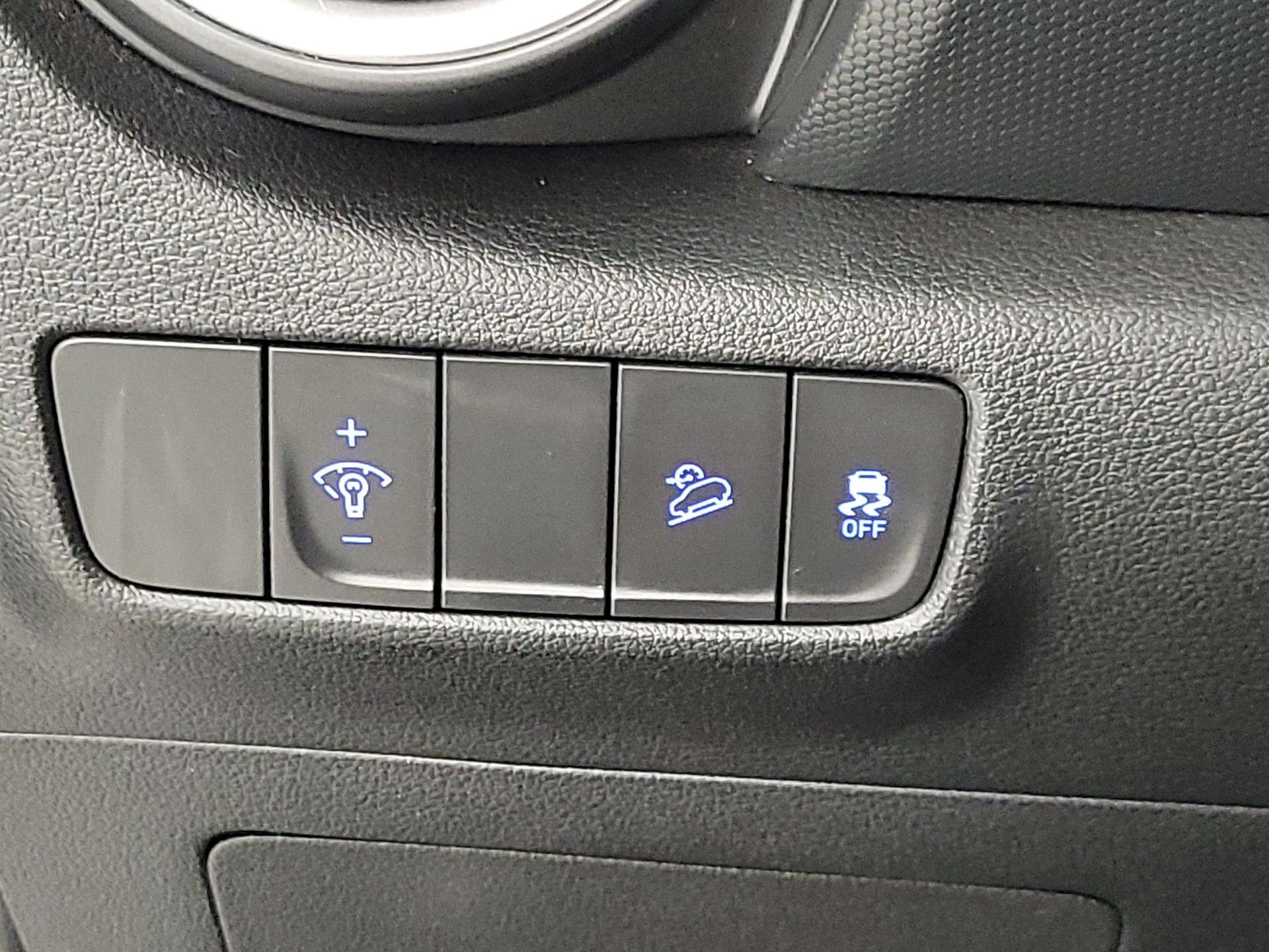 Thumbnail: 2022 Hyundai Kona - 13