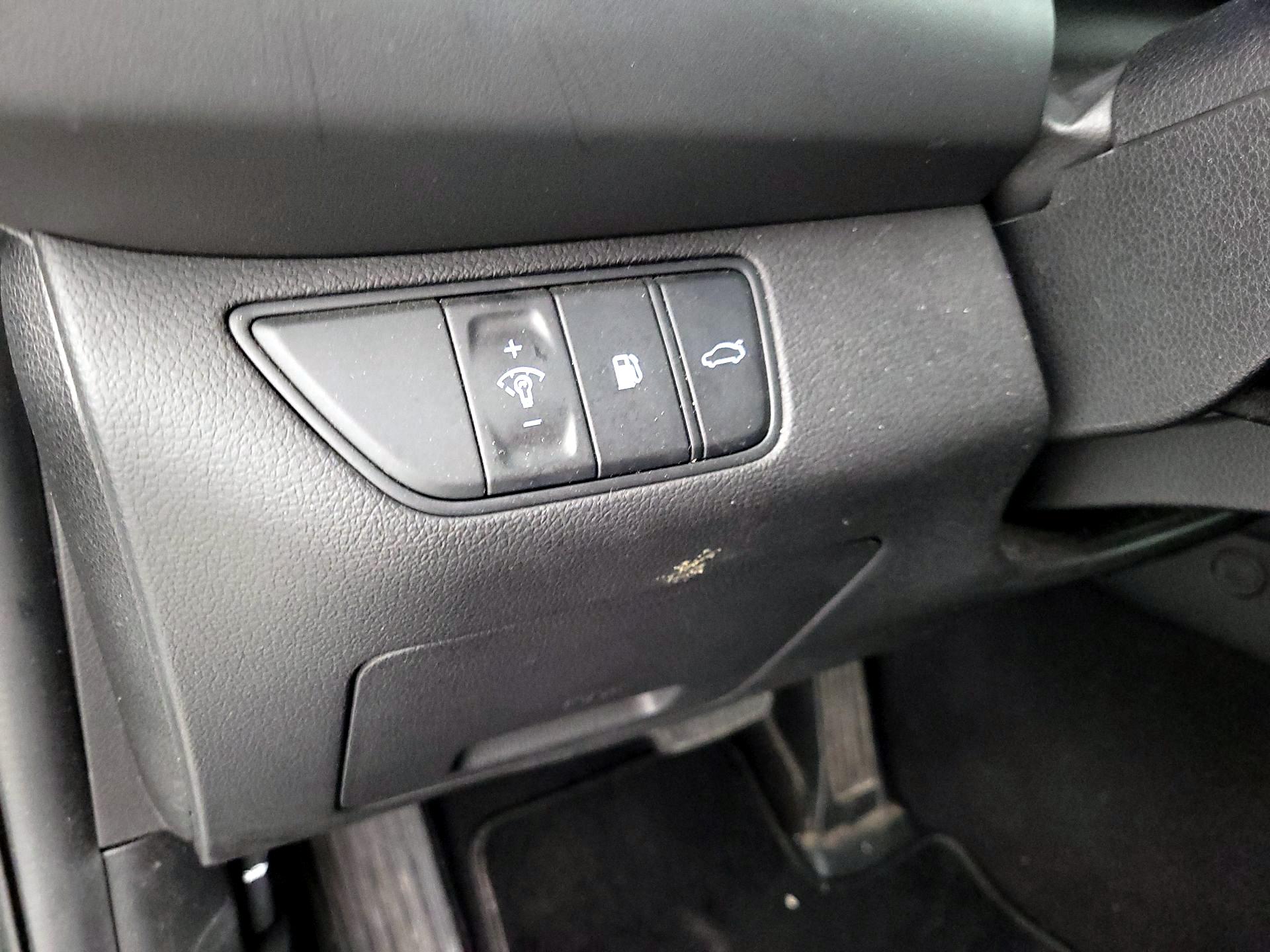 Thumbnail: 2023 Genesis G70 - 13