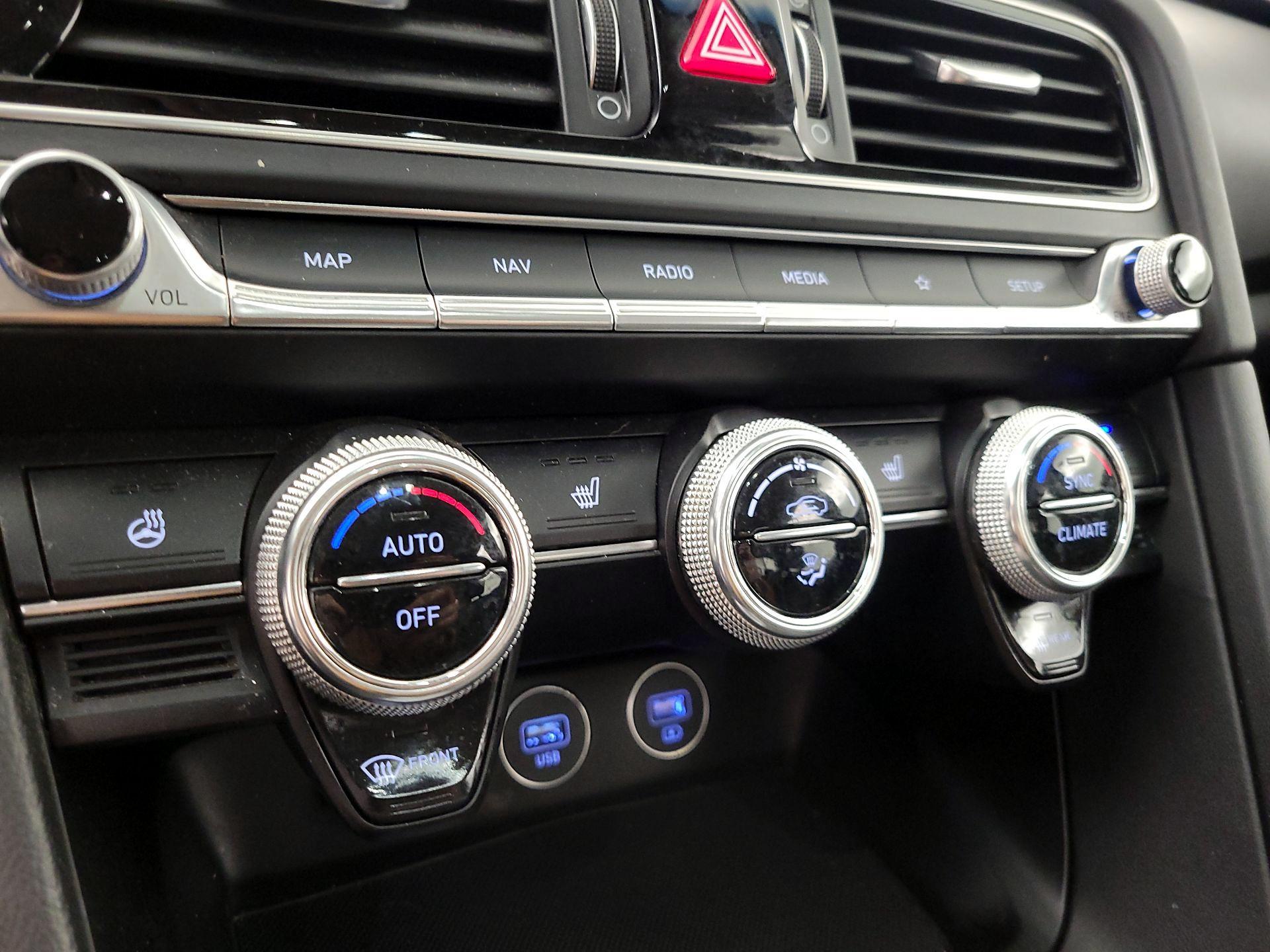 Thumbnail: 2023 Genesis G70 - 17