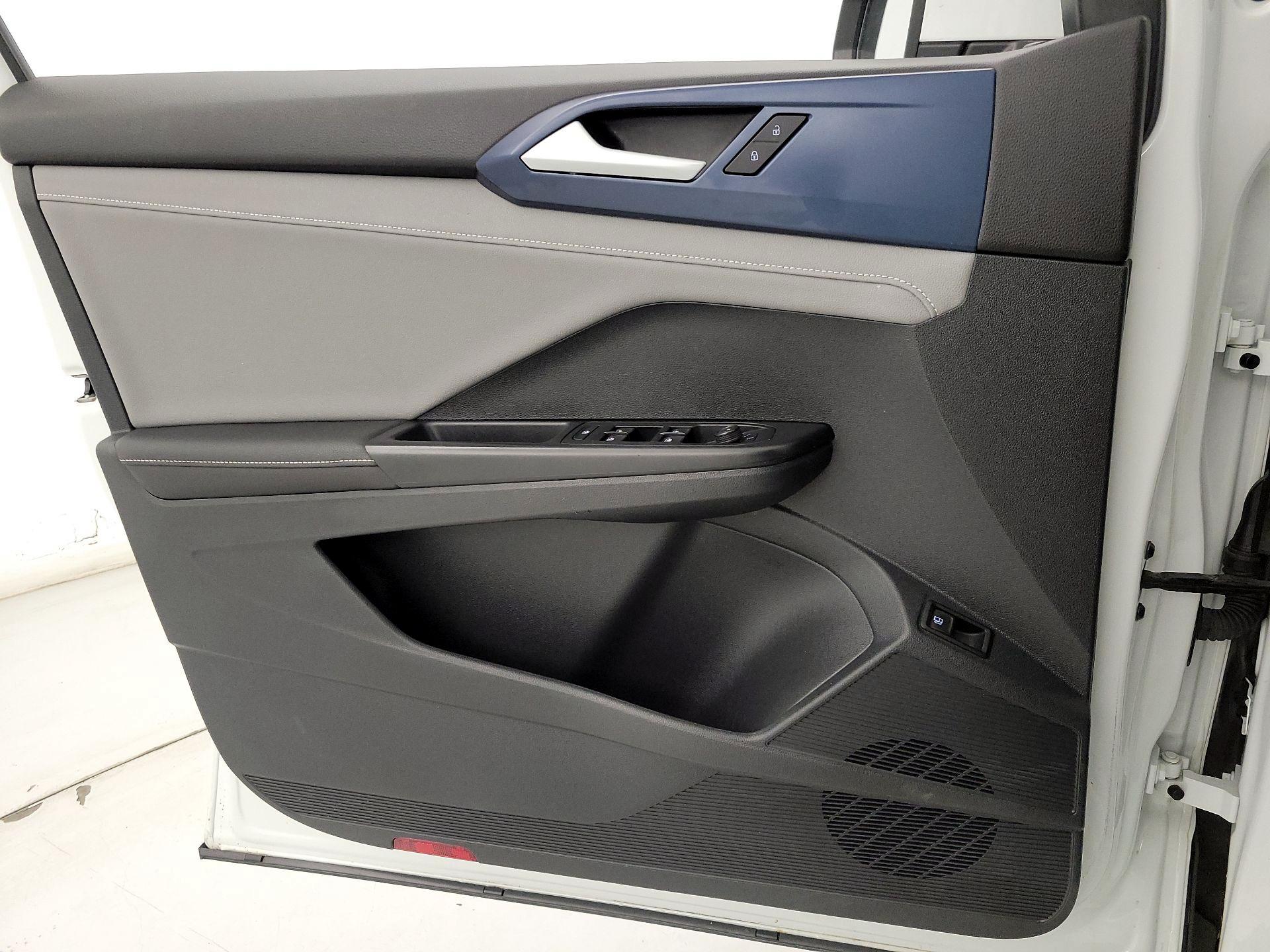 Thumbnail: 2024 Volkswagen Taos - 12