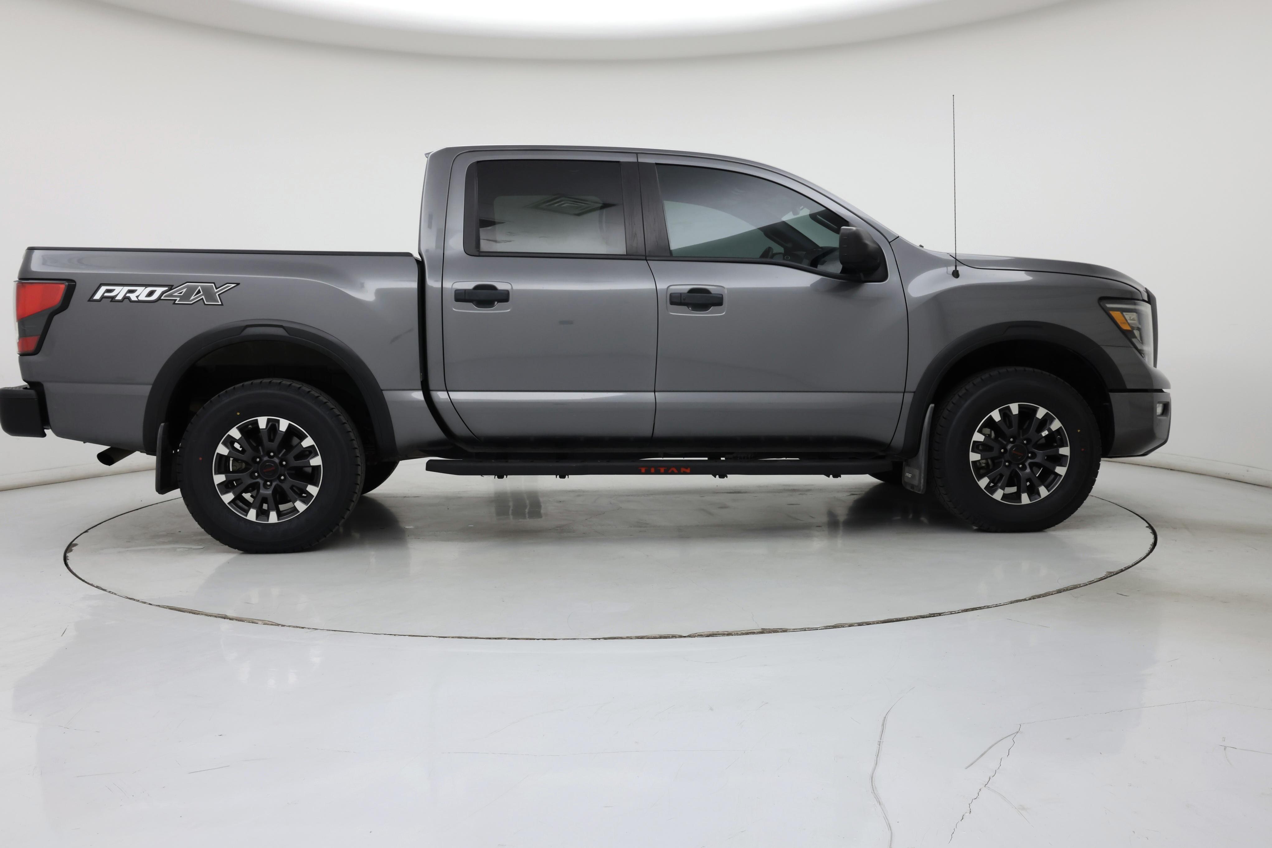 Thumbnail: 2021 Nissan Titan - 7