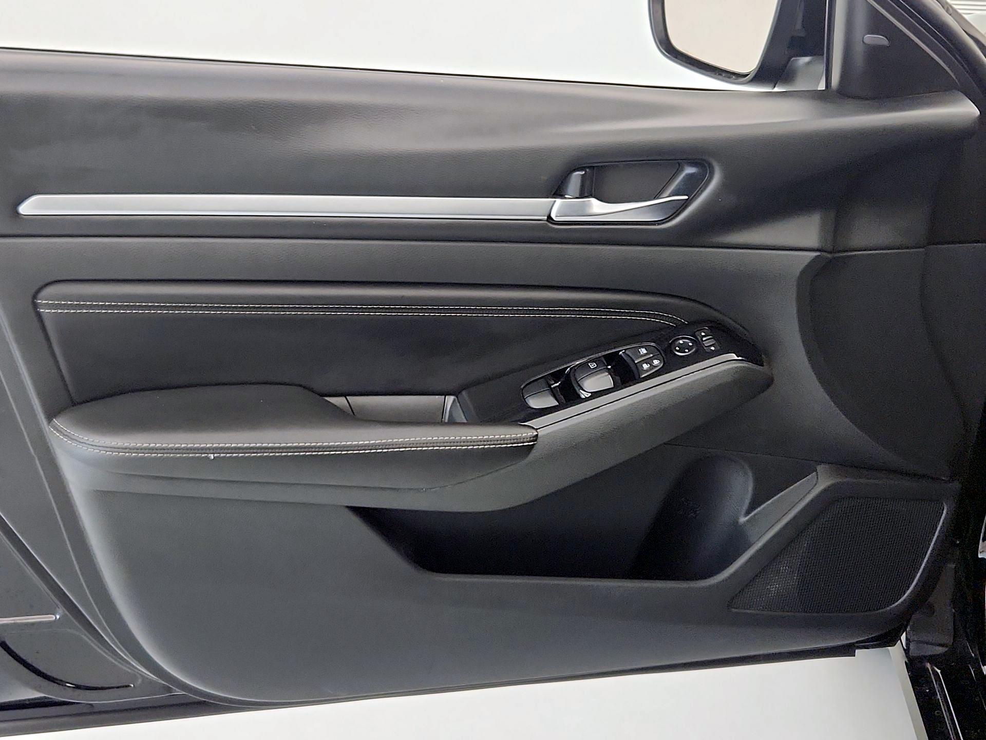 Thumbnail: 2021 Nissan Altima - 12