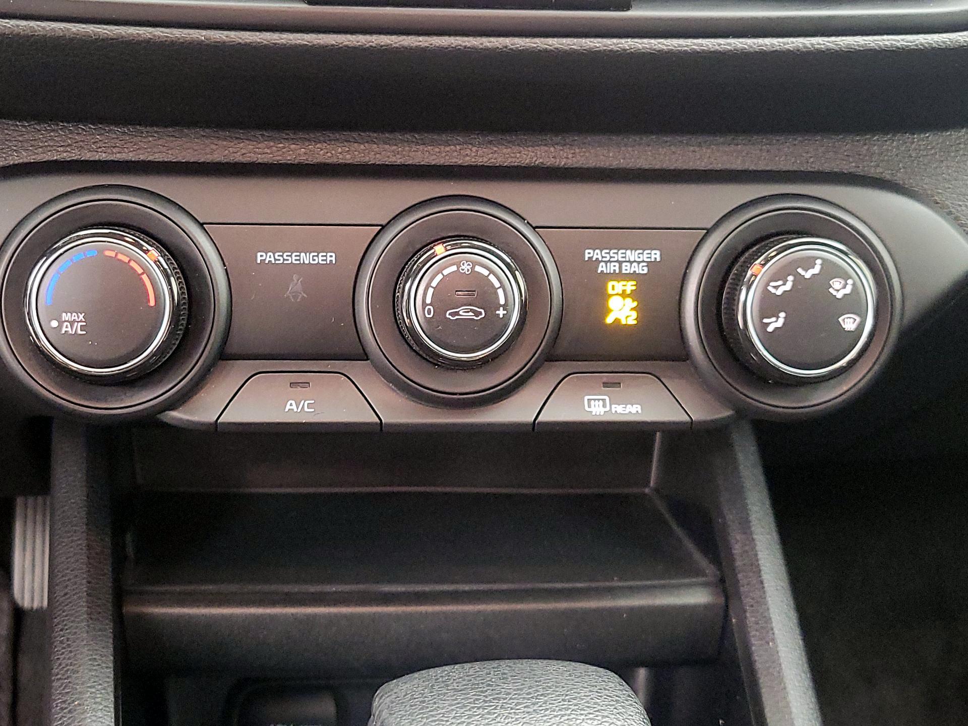 Thumbnail: 2024 Kia Forte - 16