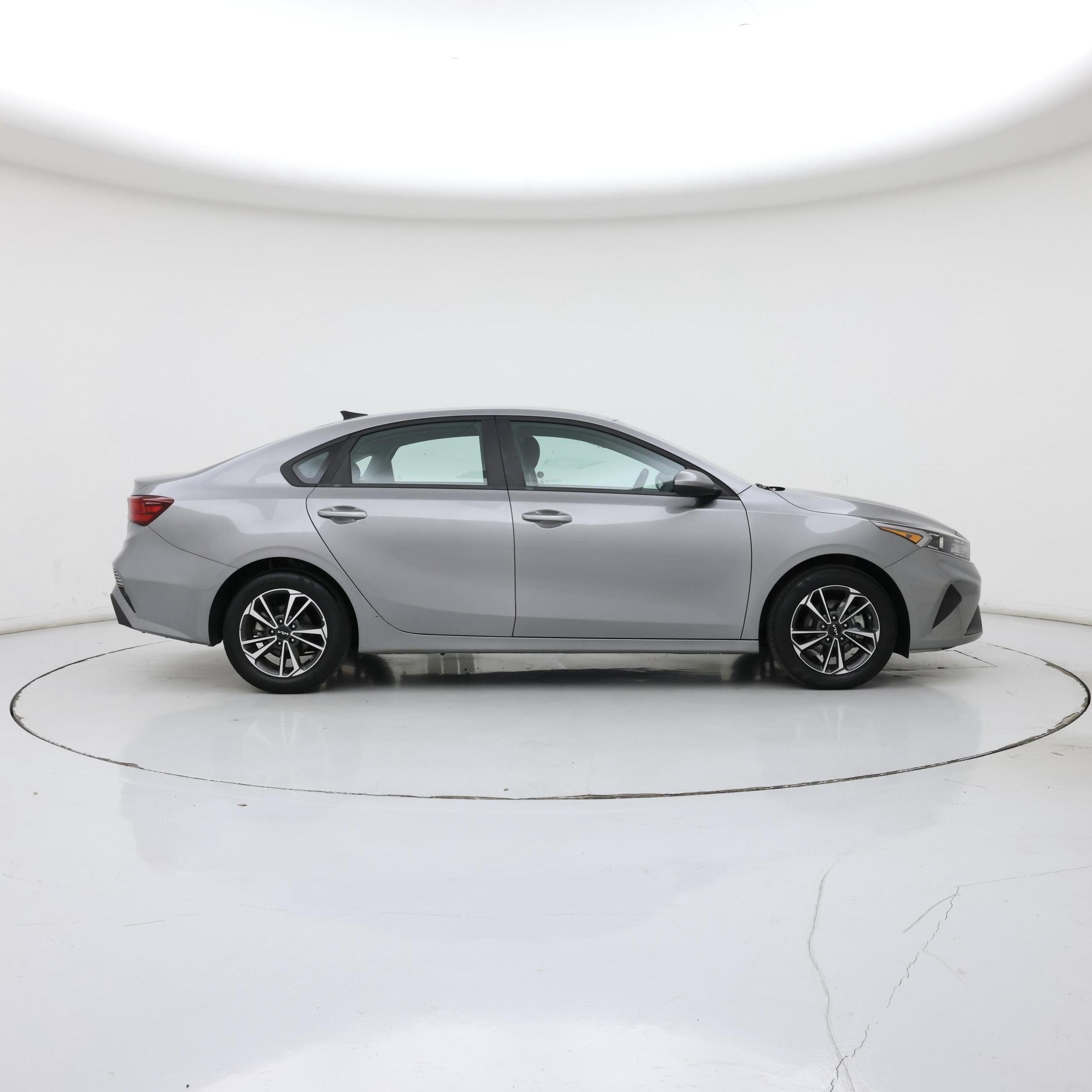 Thumbnail: 2024 Kia Forte - 7