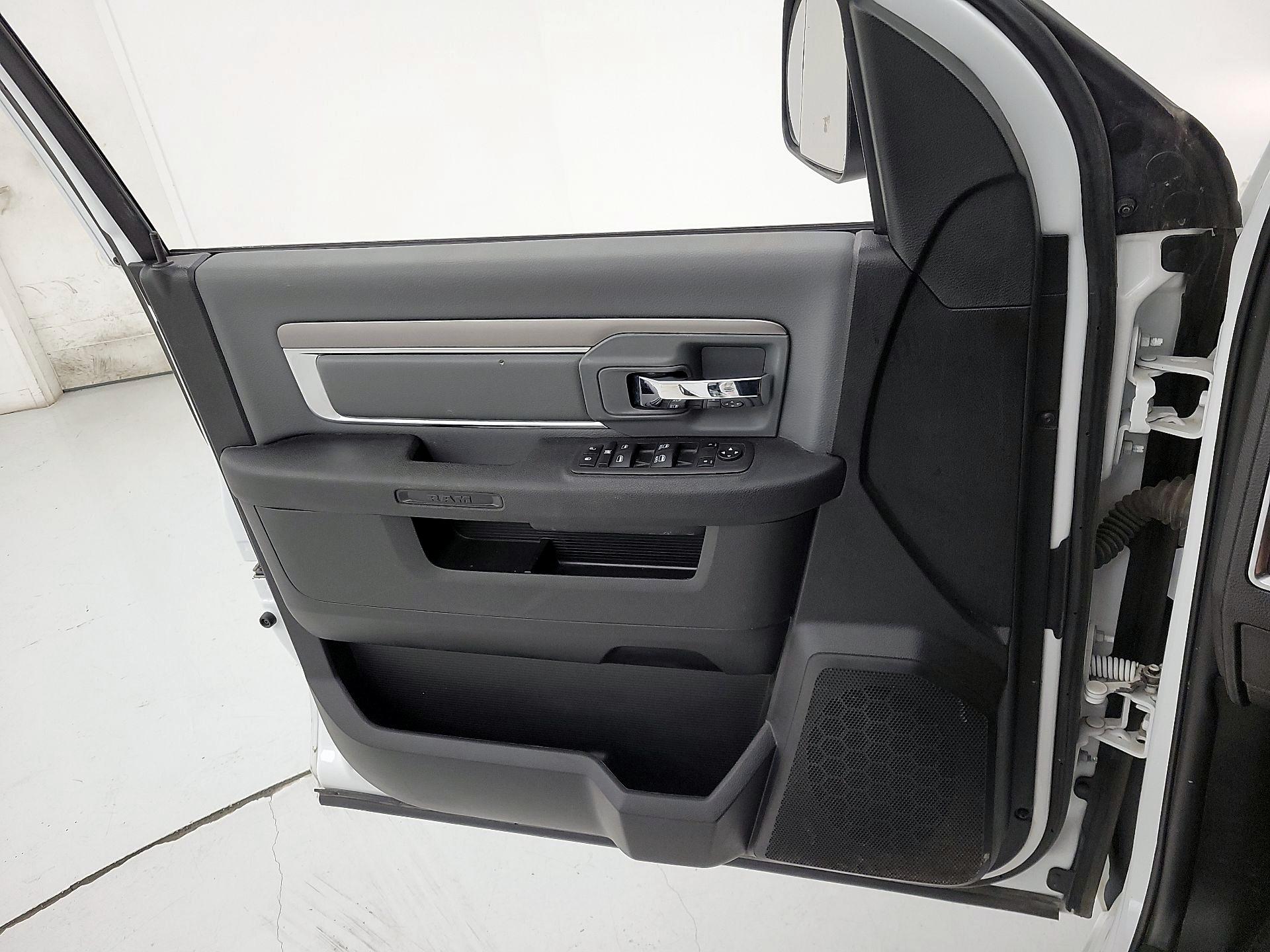 Thumbnail: 2023 RAM 1500 Classic - 12