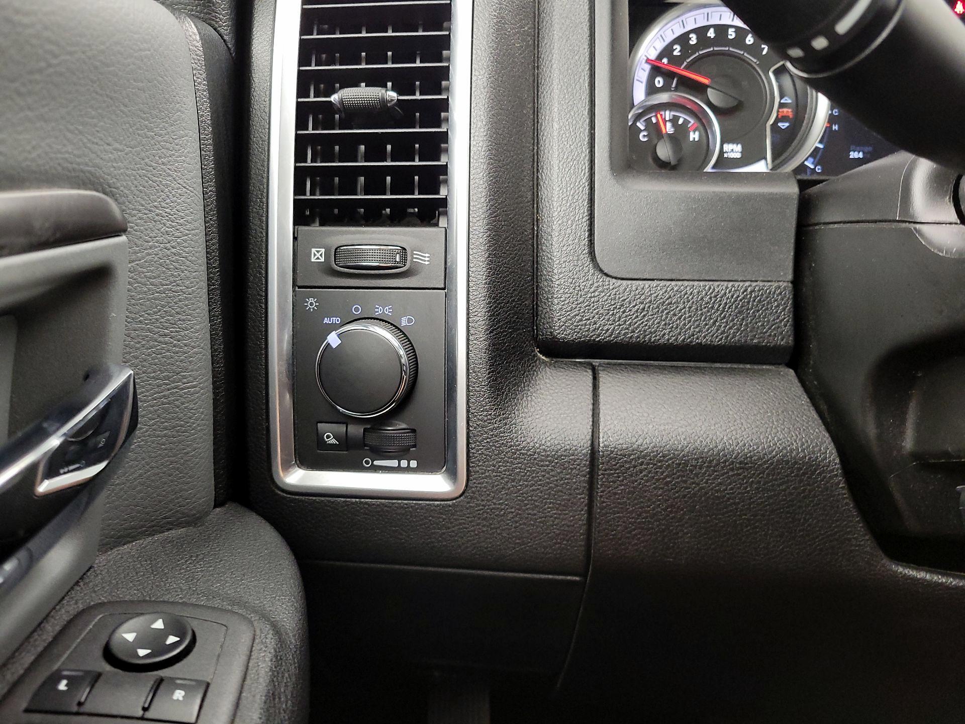 Thumbnail: 2023 RAM 1500 Classic - 13