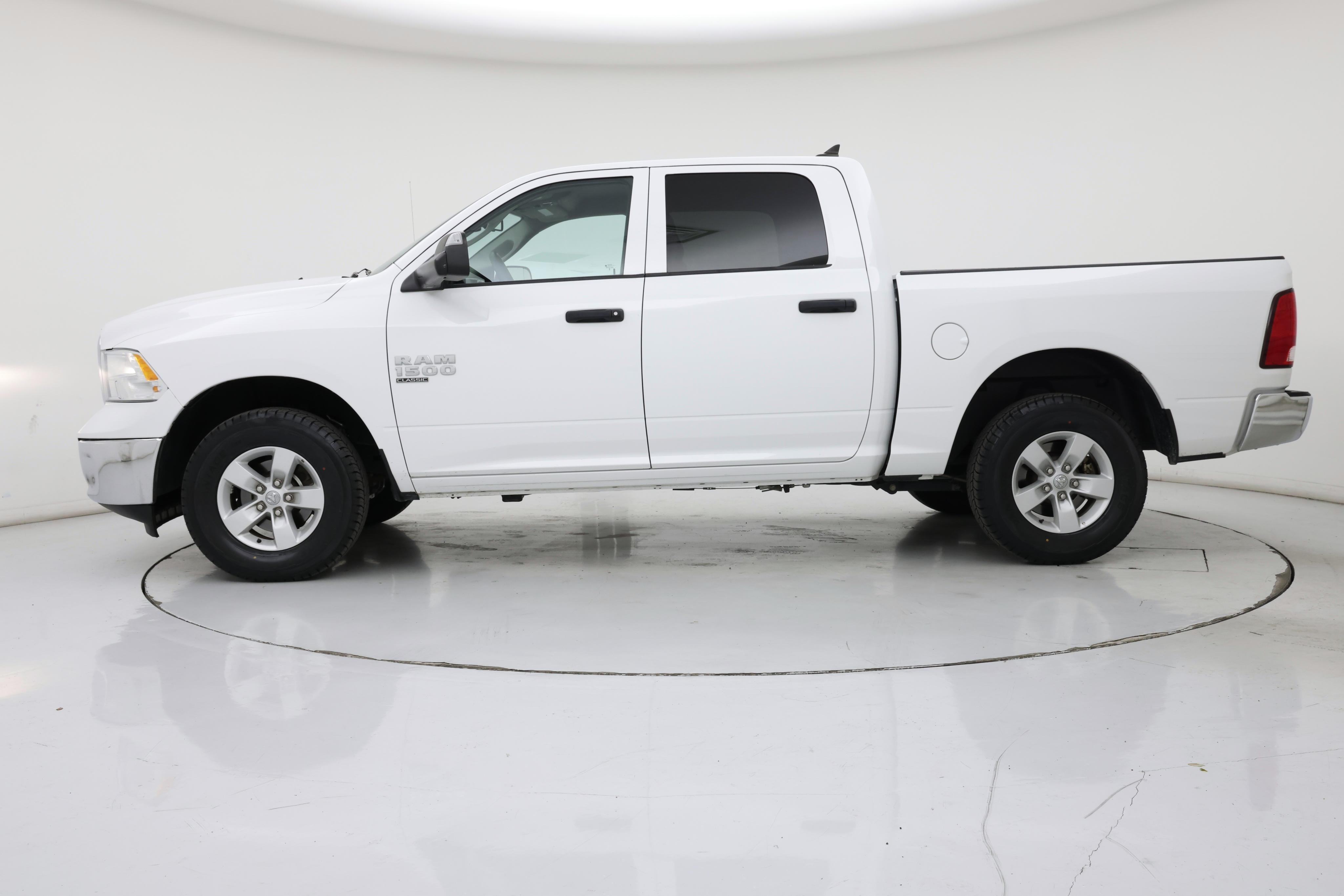 Thumbnail: 2023 RAM 1500 Classic - 3