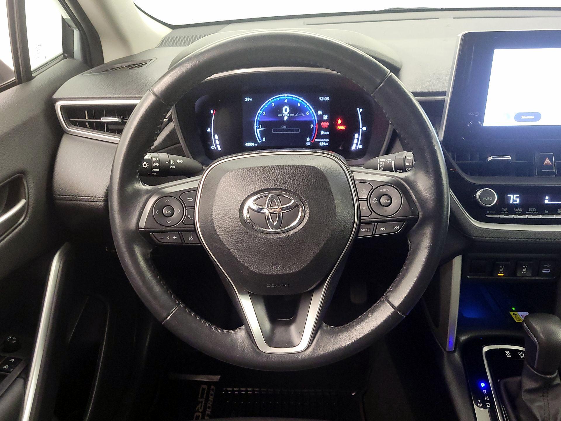 Thumbnail: 2023 Toyota Corolla Cross - 10