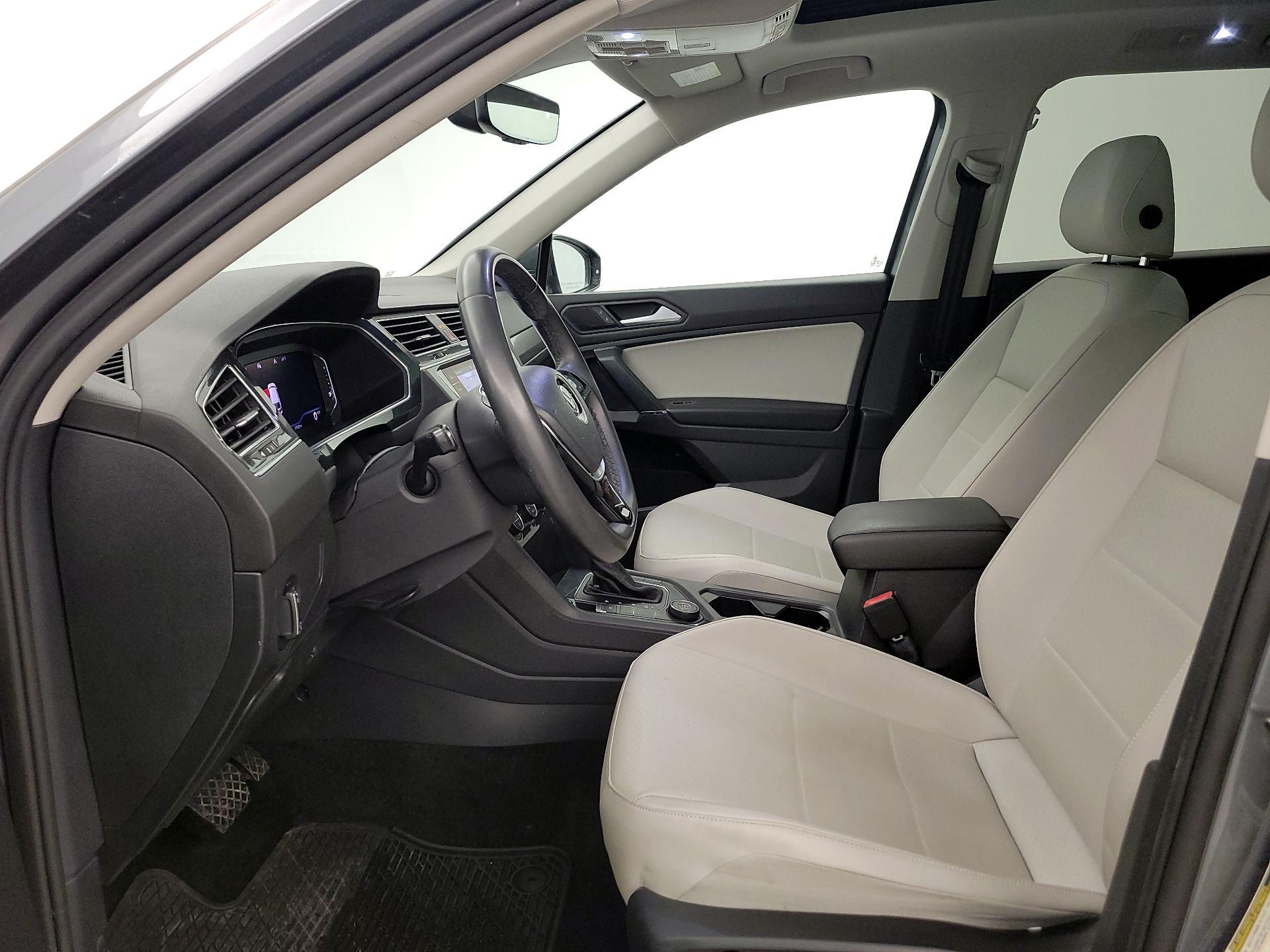 Thumbnail: 2020 Volkswagen Tiguan - 11