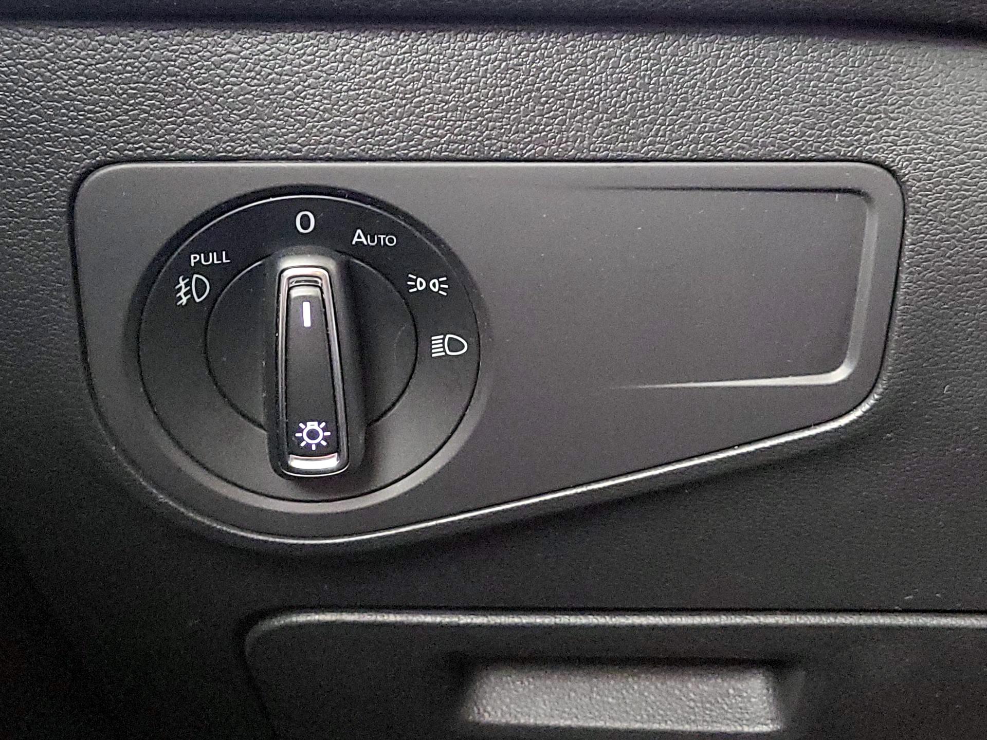 Thumbnail: 2020 Volkswagen Tiguan - 13