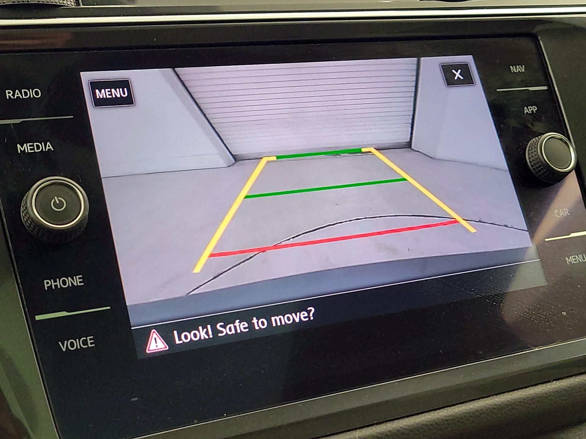 Thumbnail: 2020 Volkswagen Tiguan - 15