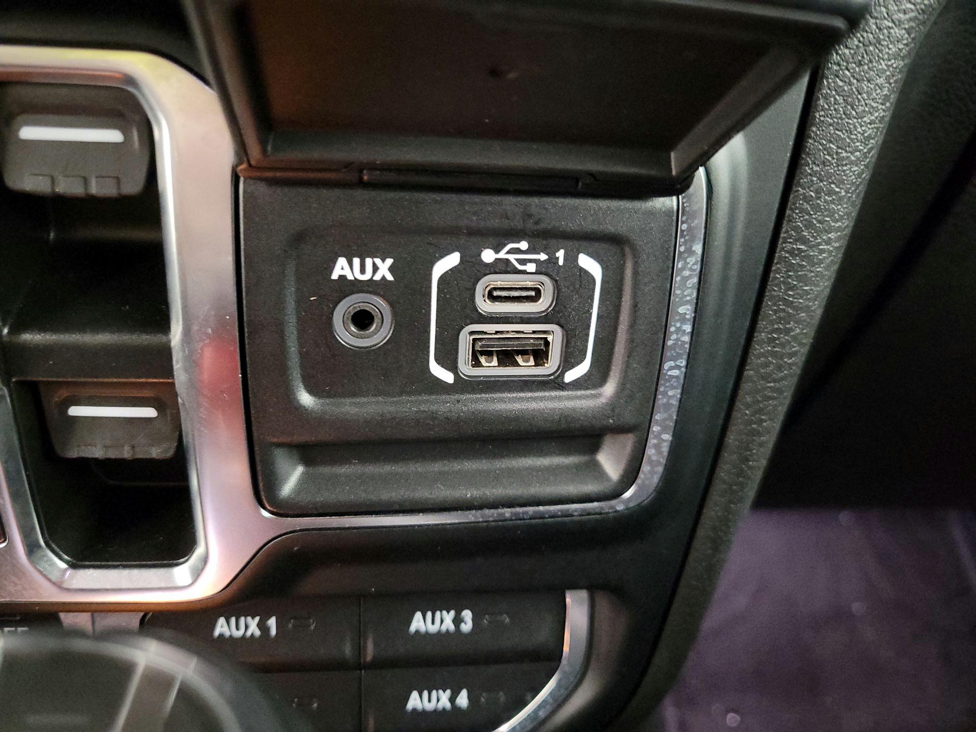 Thumbnail: 2024 Jeep Wrangler - 19