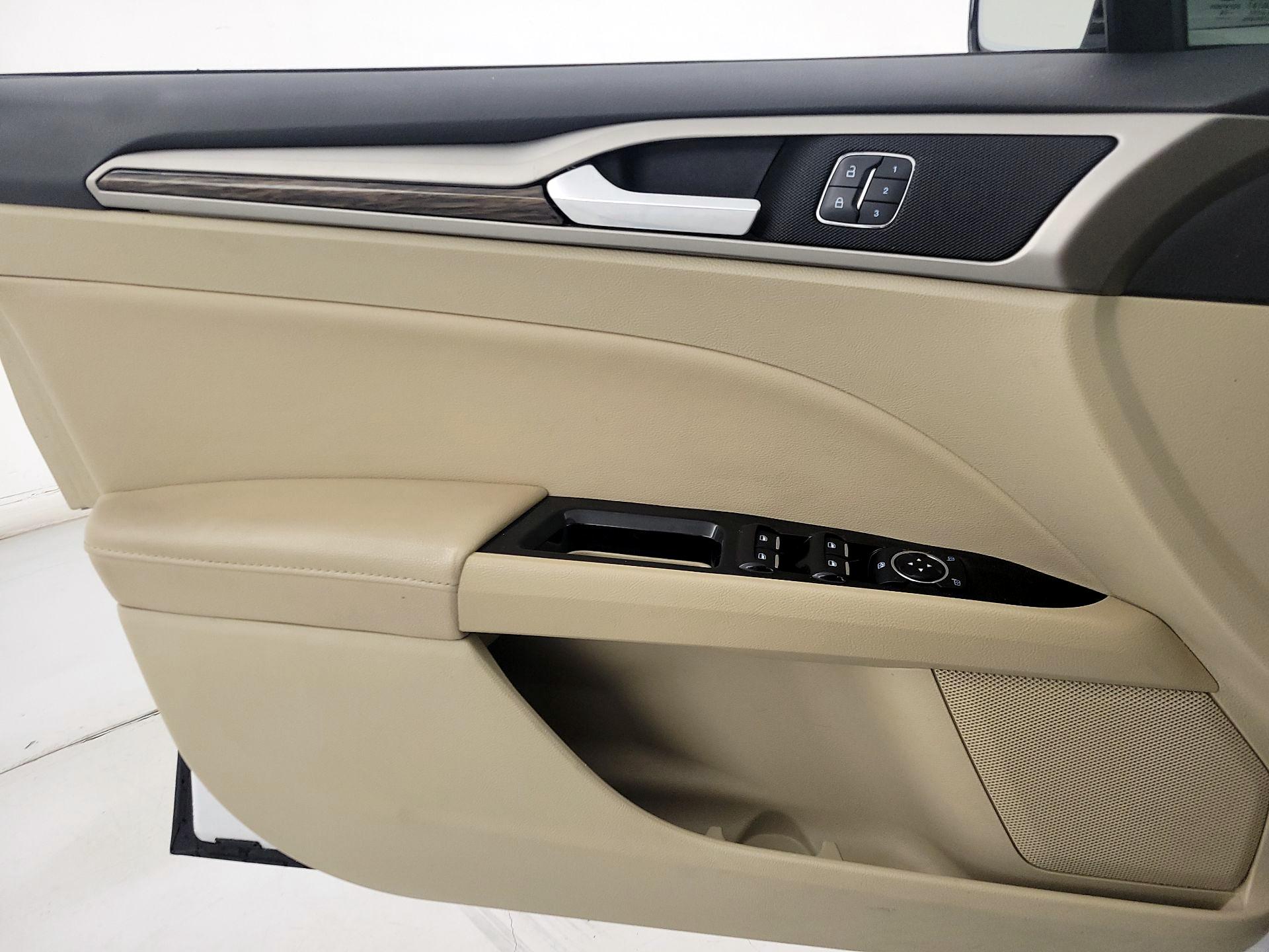 Thumbnail: 2015 Ford Fusion - 12