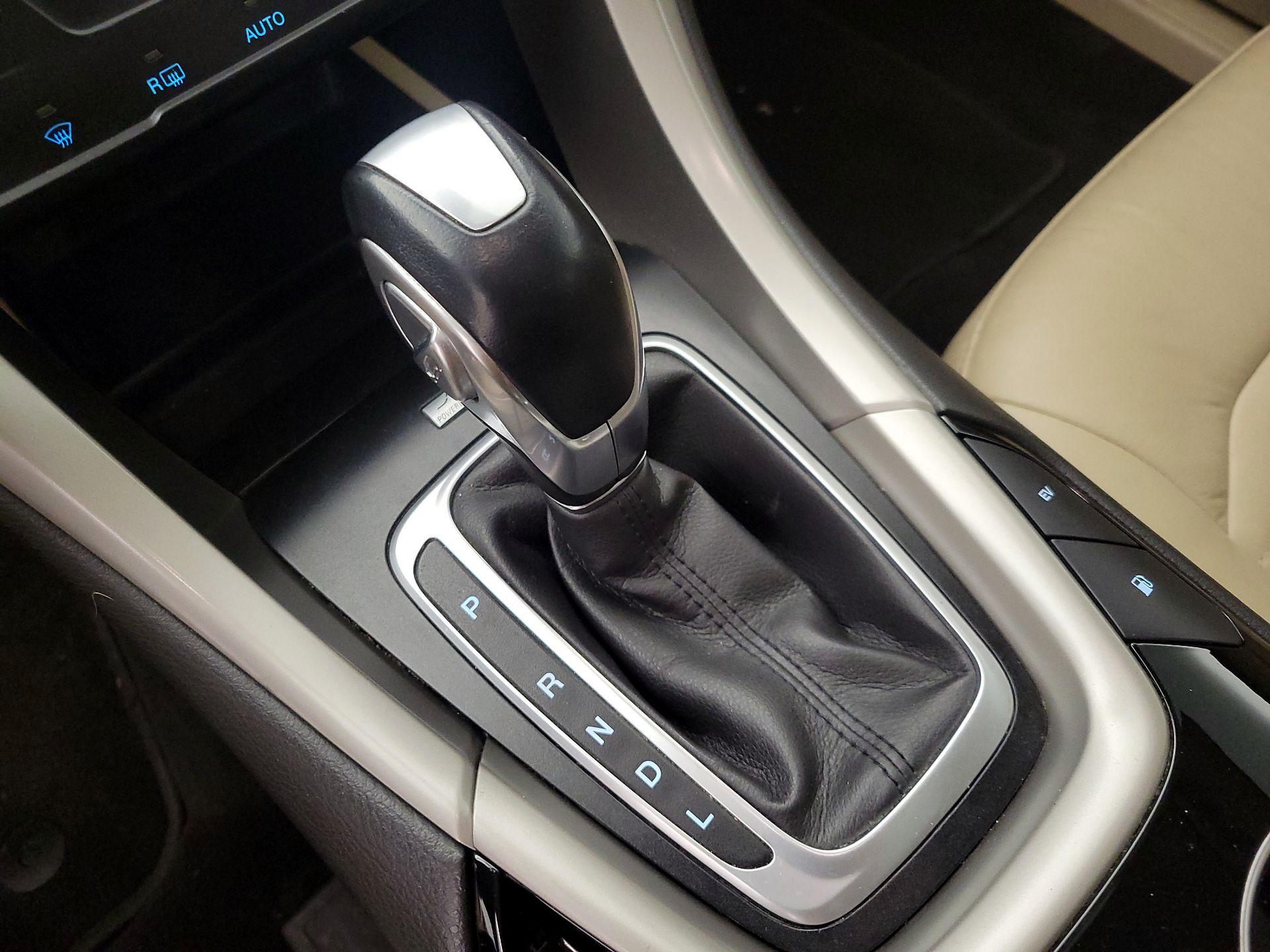 Thumbnail: 2015 Ford Fusion - 17