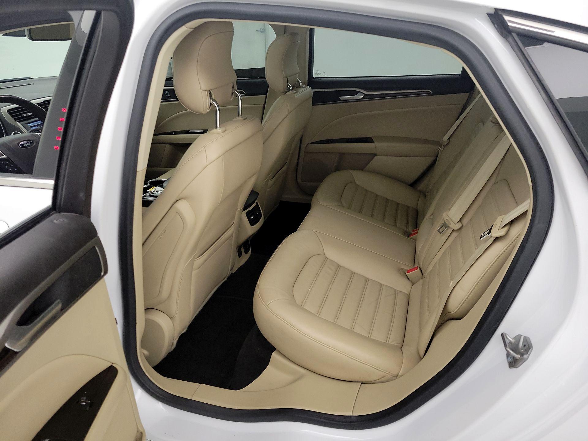 Thumbnail: 2015 Ford Fusion - 20