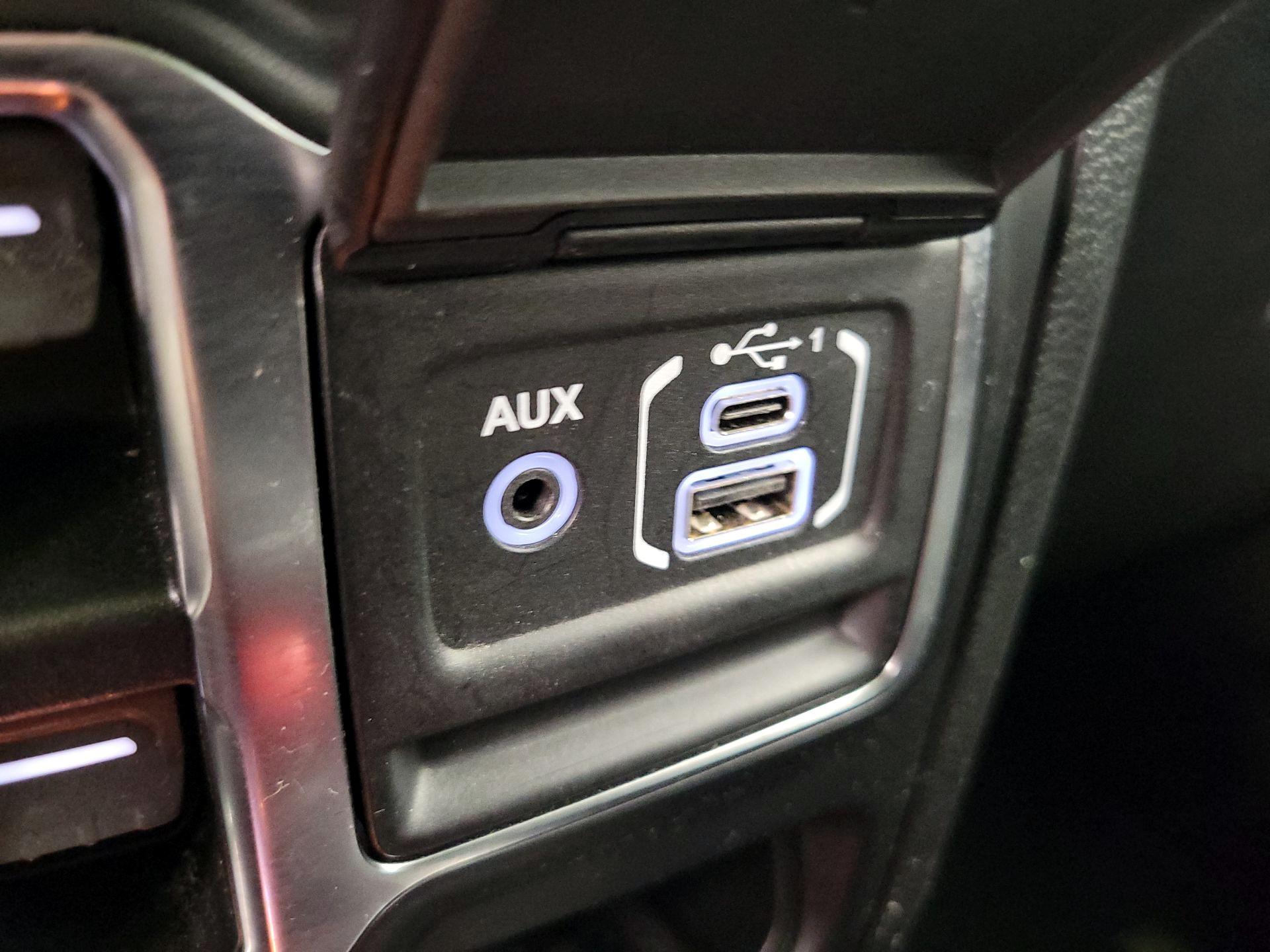 Thumbnail: 2021 Jeep Wrangler - 18