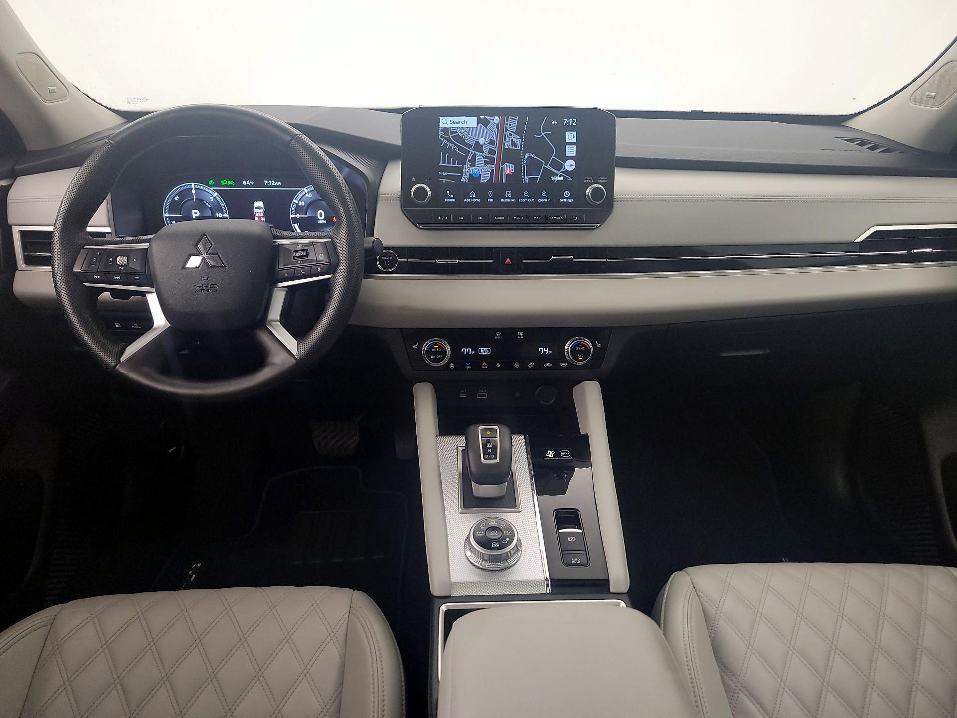 Thumbnail: 2023 Mitsubishi Outlander - 9