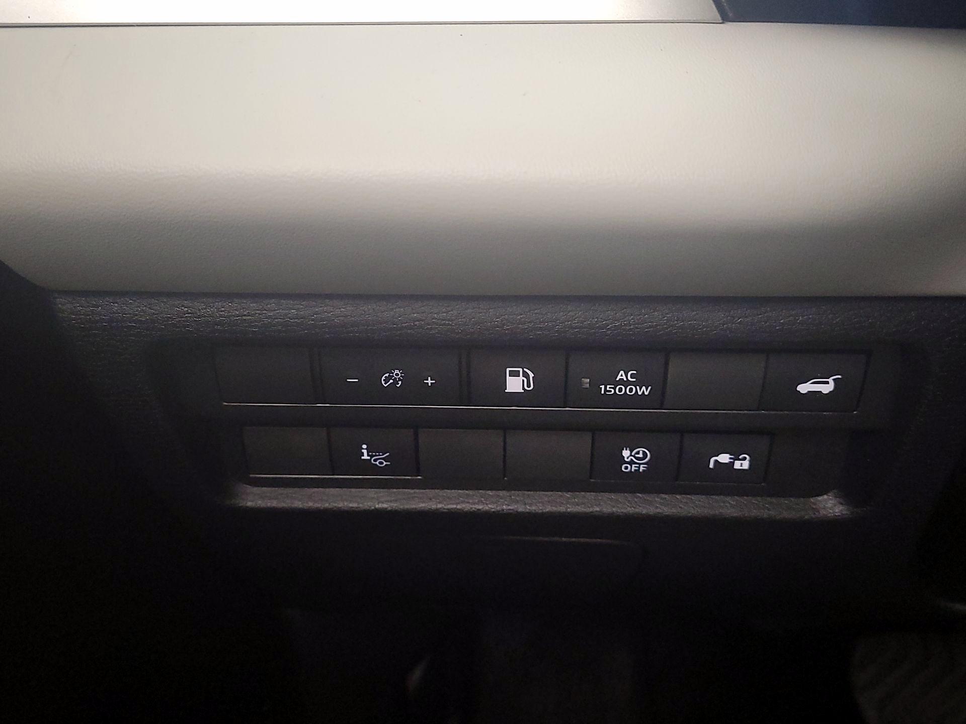 Thumbnail: 2023 Mitsubishi Outlander - 13