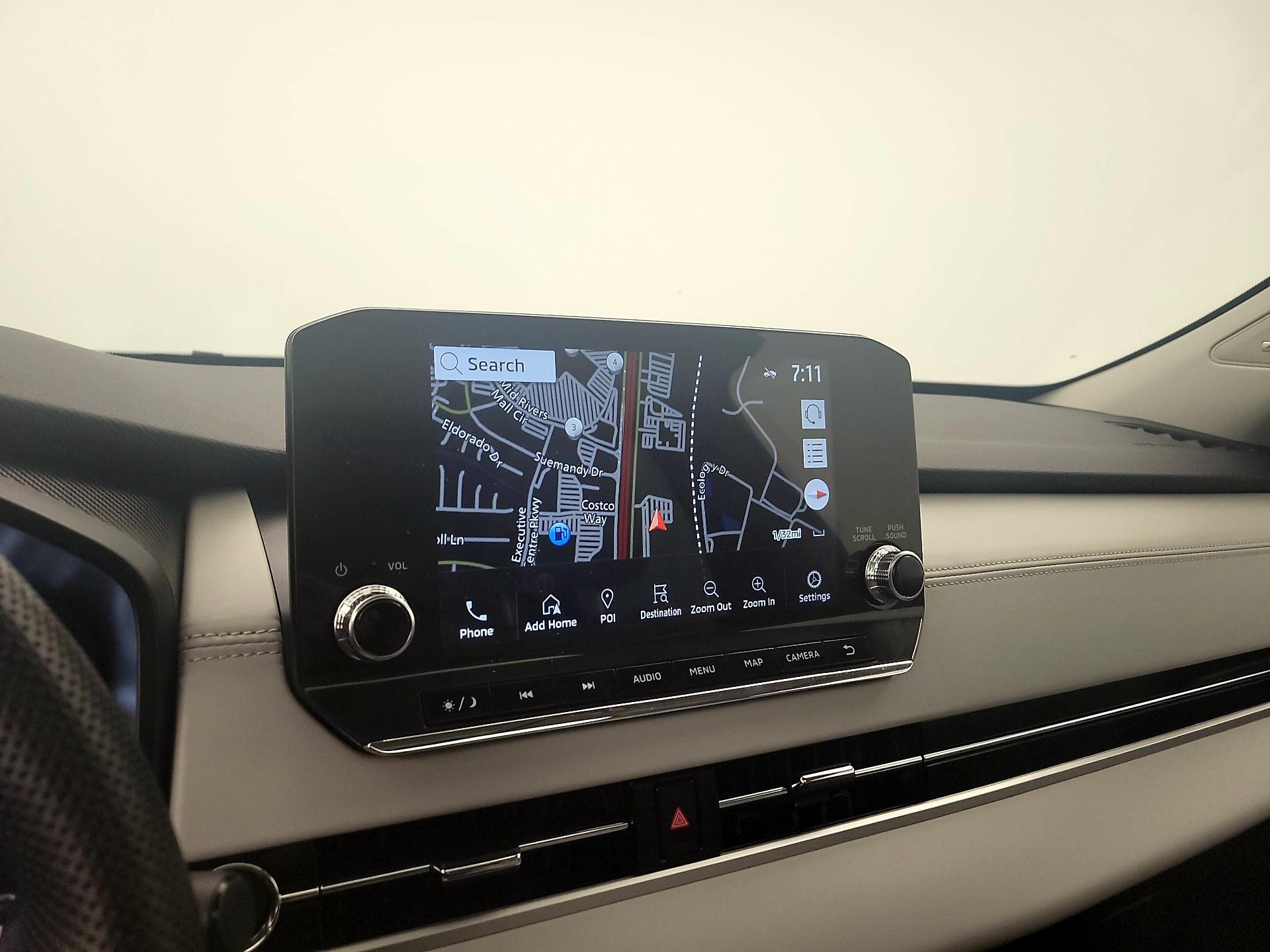 Thumbnail: 2023 Mitsubishi Outlander - 14