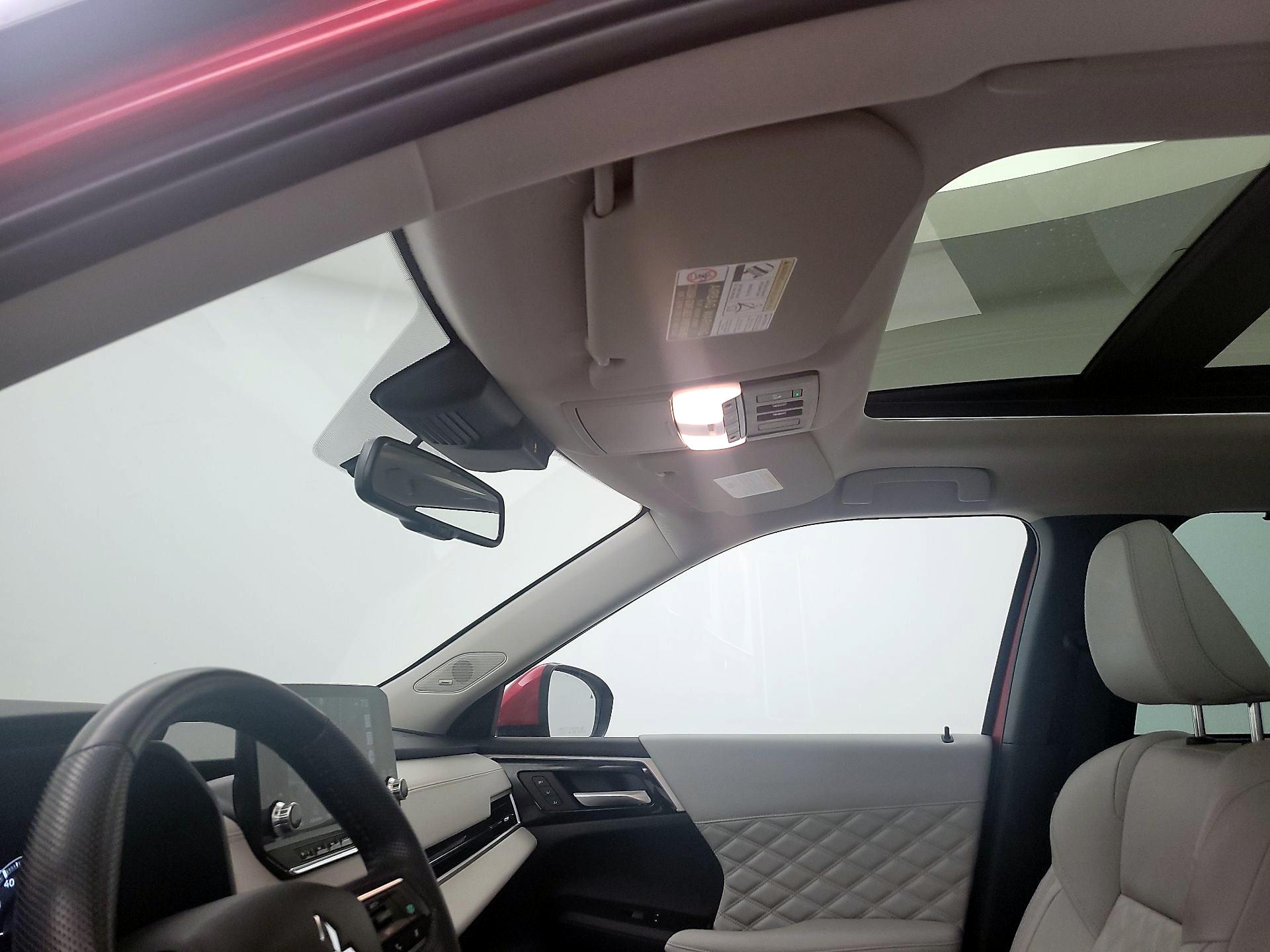 Thumbnail: 2023 Mitsubishi Outlander - 20