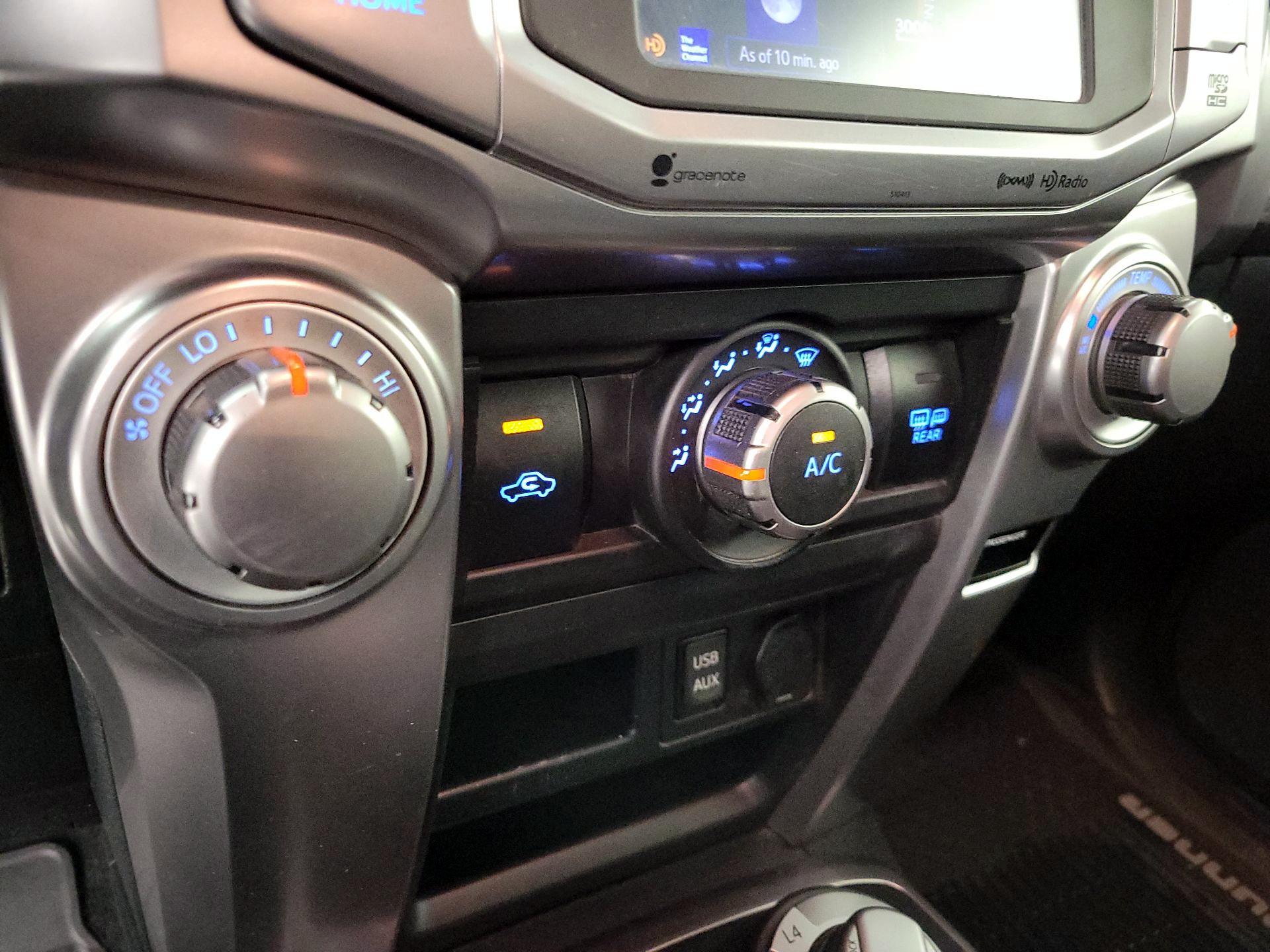 Thumbnail: 2019 Toyota 4Runner - 17