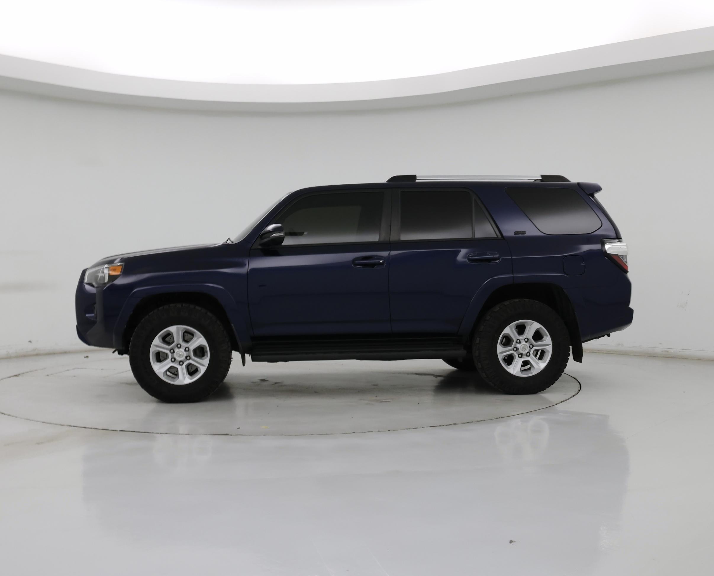 Thumbnail: 2019 Toyota 4Runner - 3