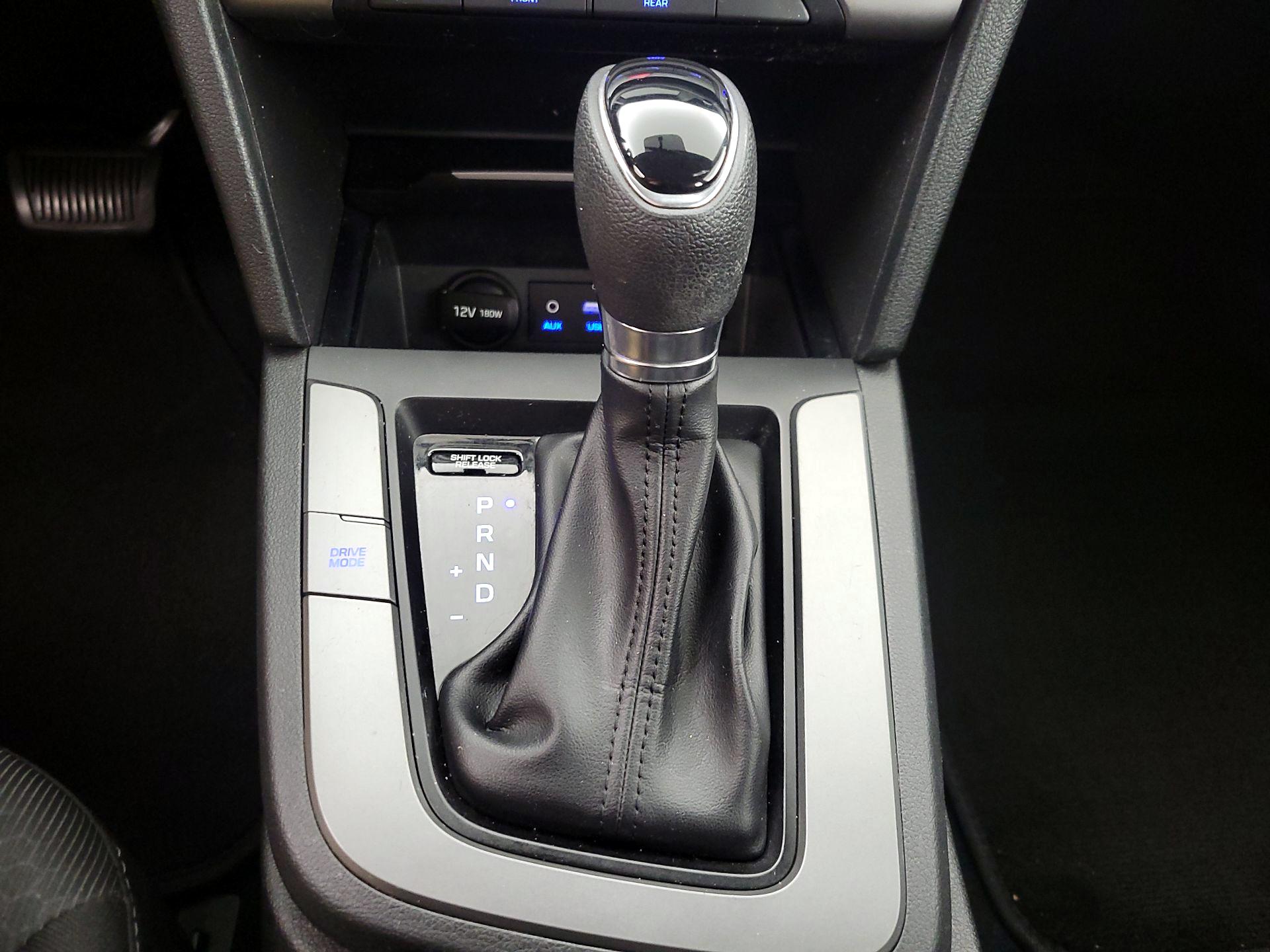 Thumbnail: 2018 Hyundai Elantra - 17